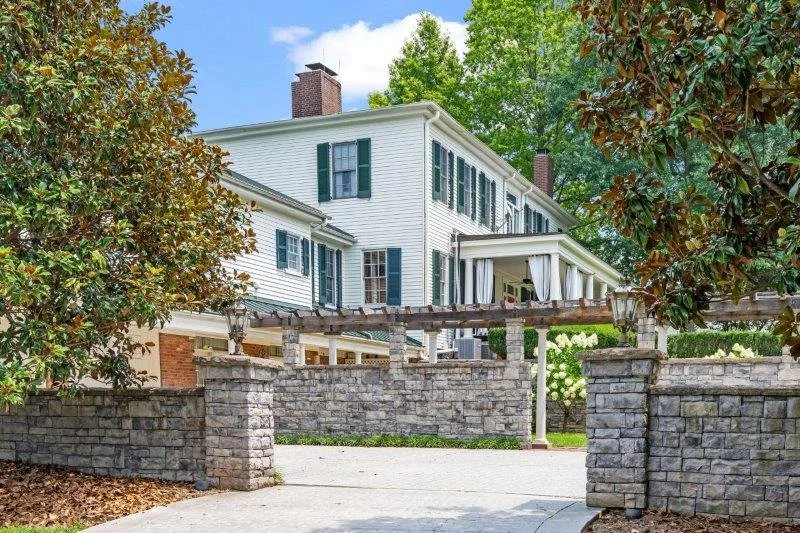 11-web-or-mls-6706 Elmcroft Cir-11.jpg