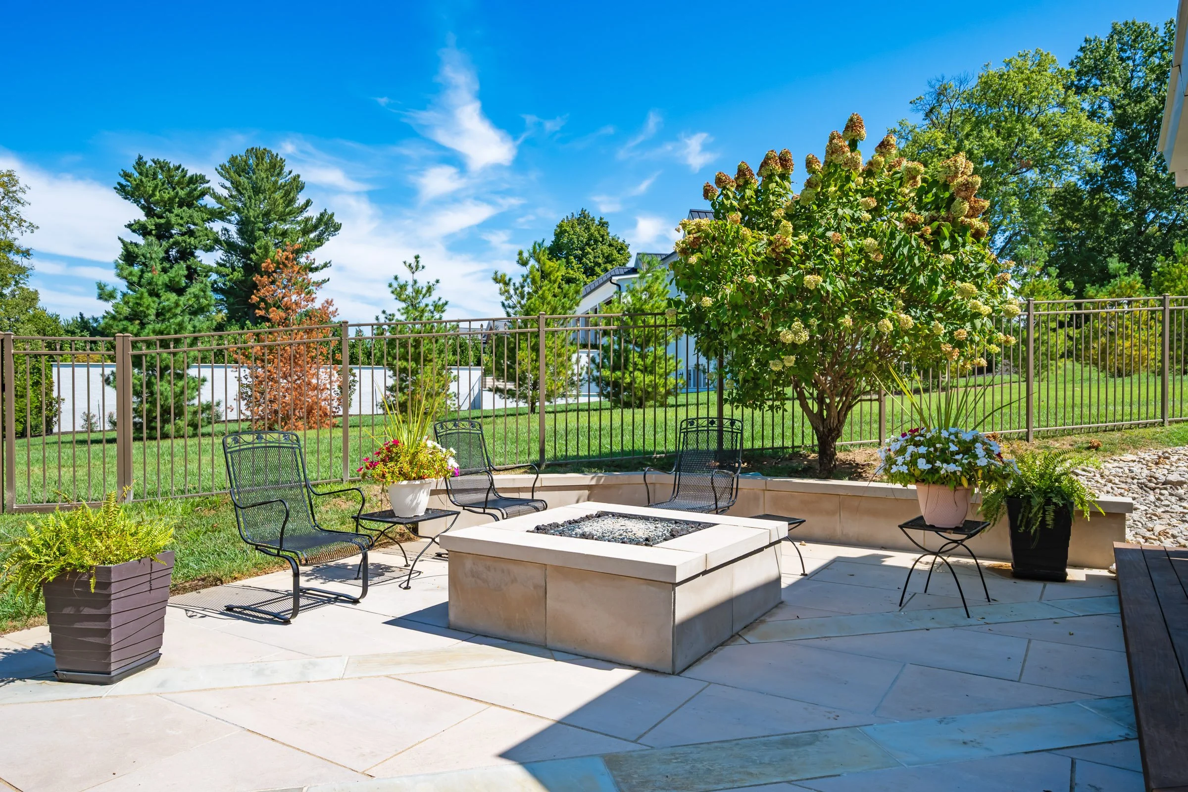 5109 Dunvegan Rd-82.jpg