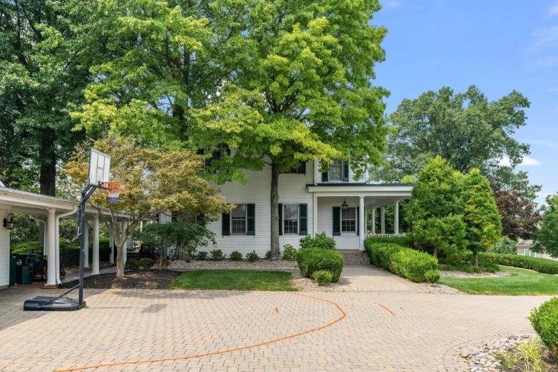 27-web-or-mls-6706 Elmcroft Cir-27.jpg