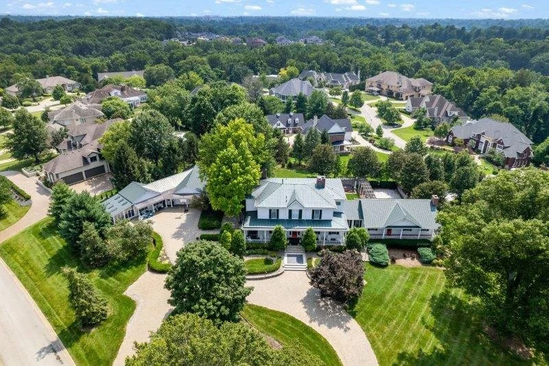 2-web-or-mls-6706 Elmcroft Cir-02.jpg