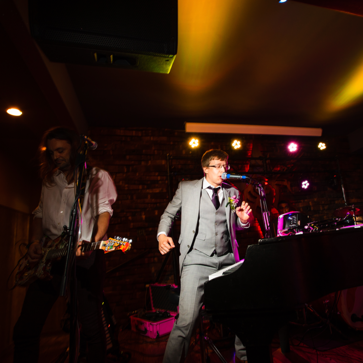 Howl at the Moon: Dueling Pianos