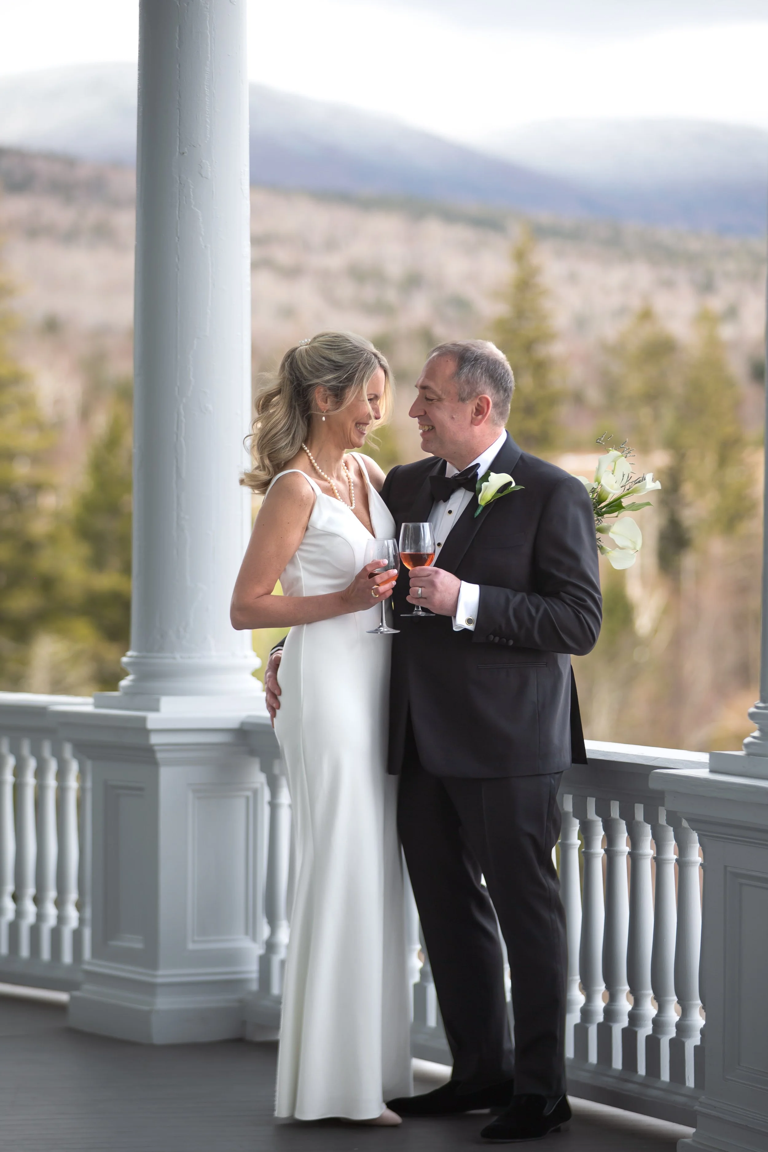 bretton-woods-nh-wedding-omni-mount-washington-resort-veranda-chelsea-gorasia.jpg