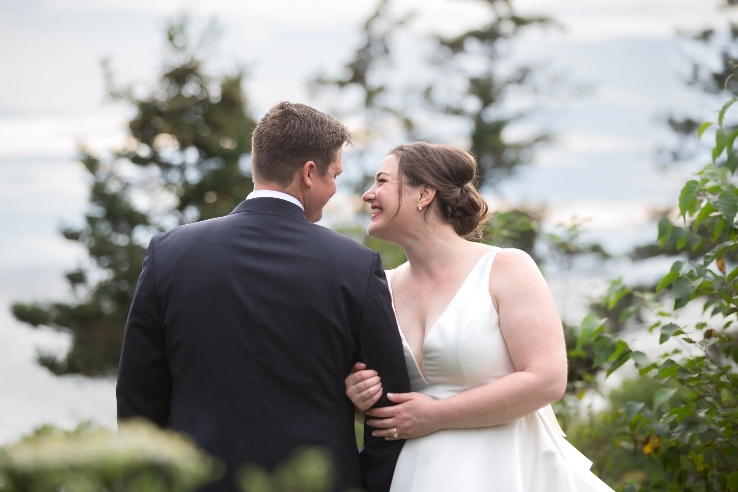 maine-coast-wedding-couple-portrait-chelsea-gorasia.jpg