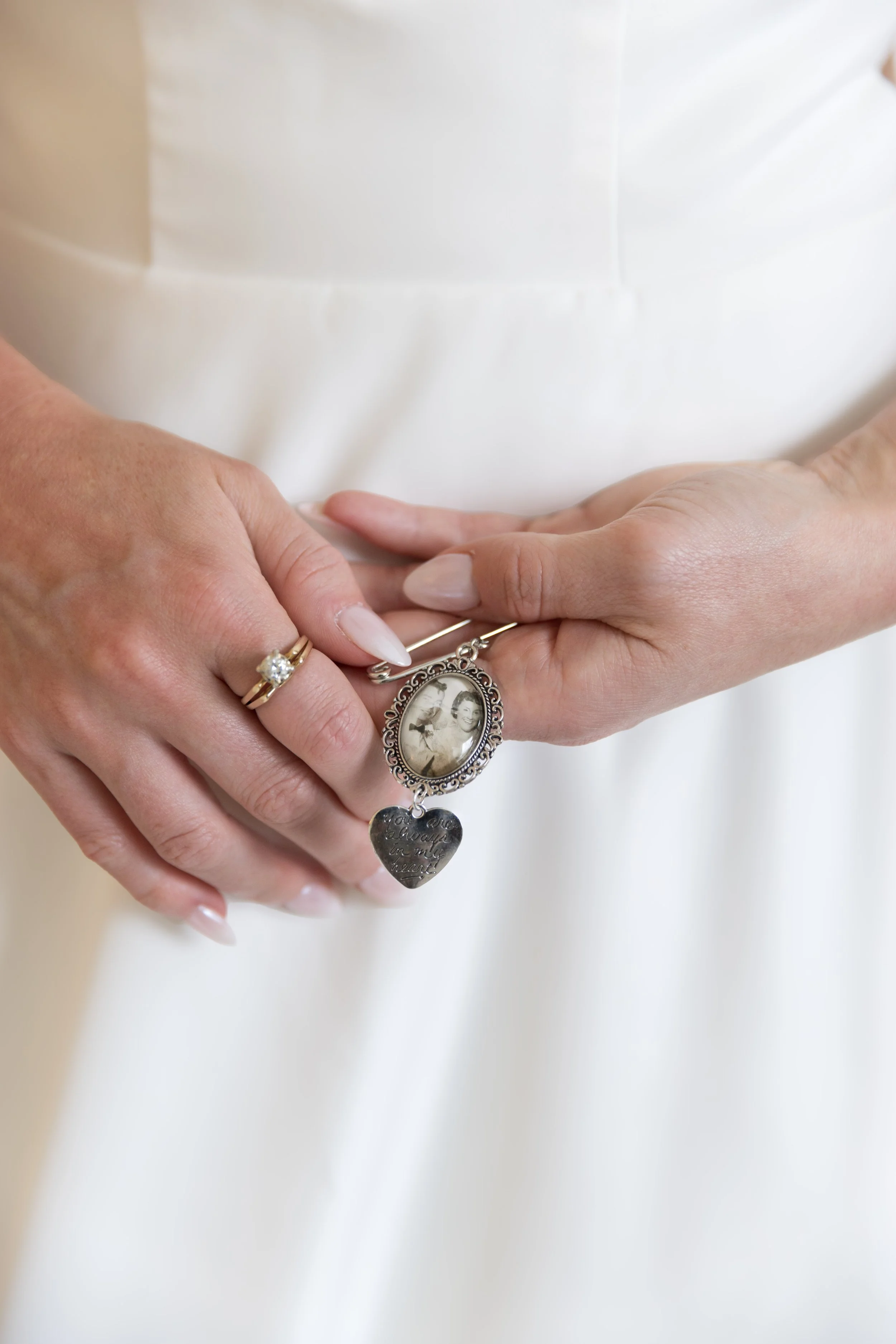 owls-nest-wedding-bridal-heirloom-locket-detail.jpg