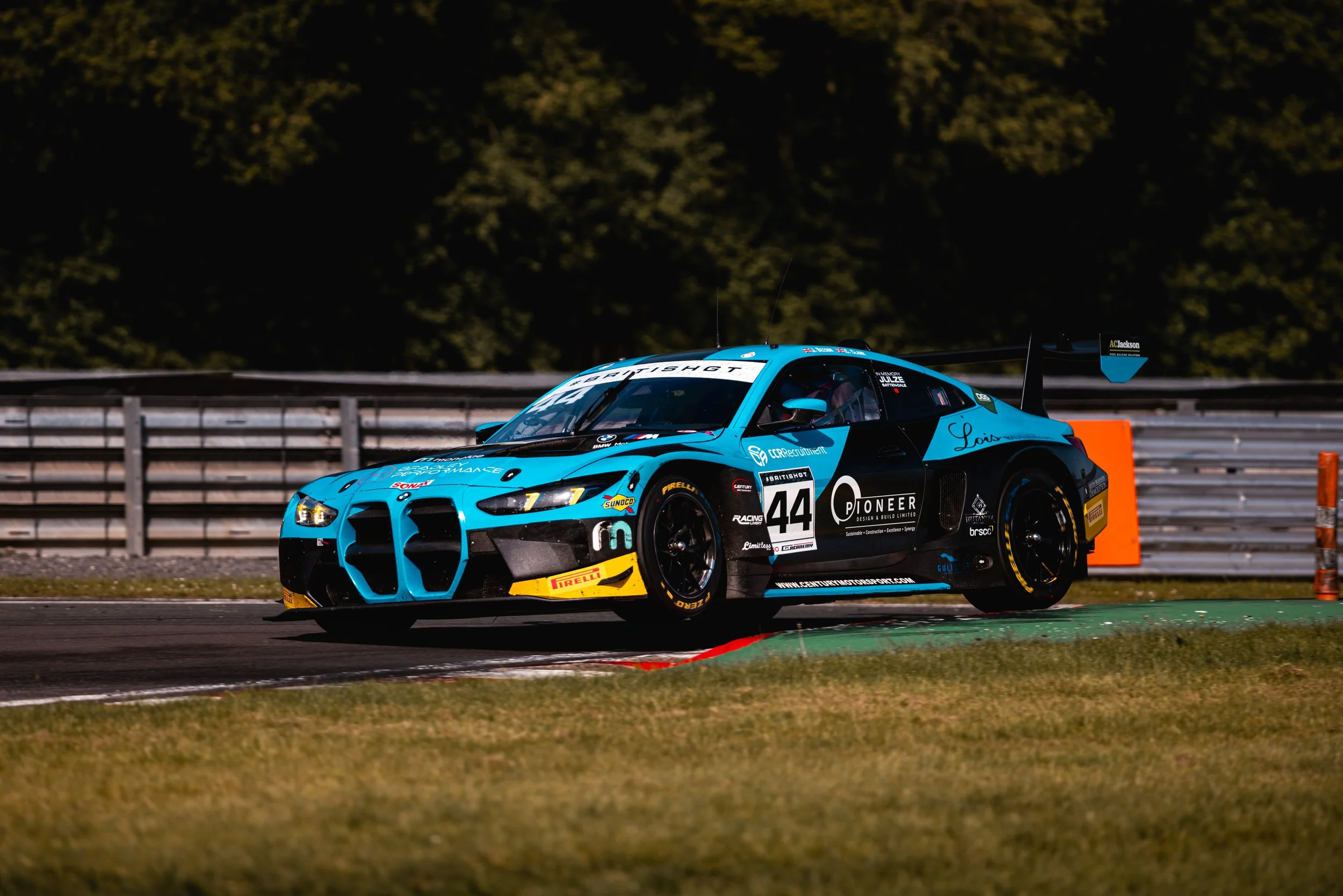 MRW- OULTON-1090.jpg