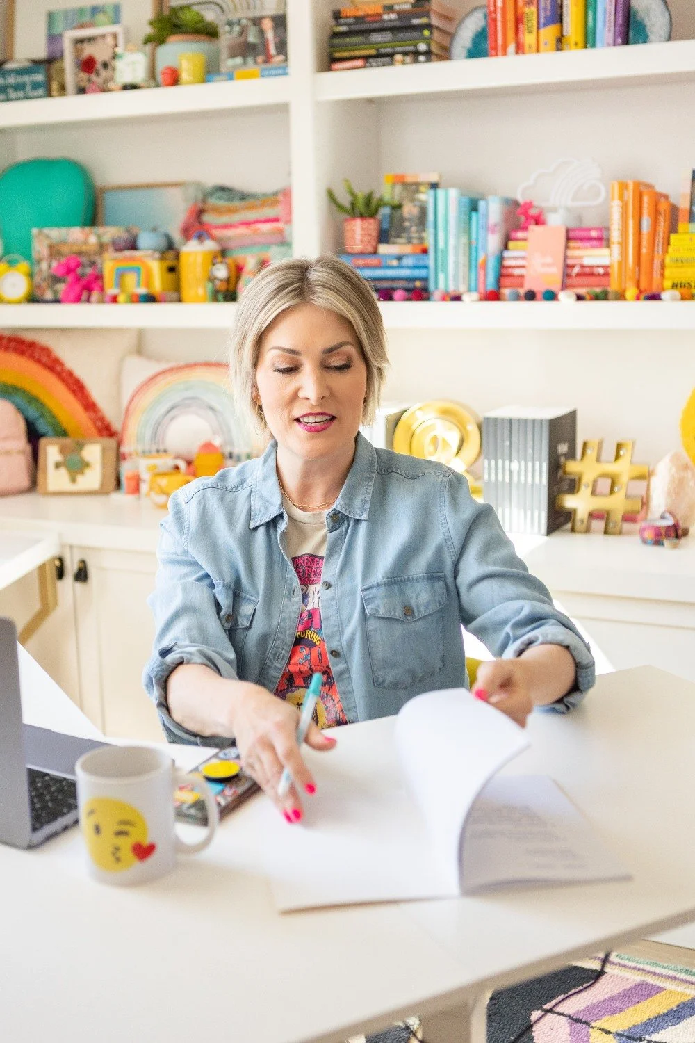About Chelsea Peitz, former REALTOR®, bestselling author, keynote speaker, and digital trust expert helping organizations and people build trust online.
