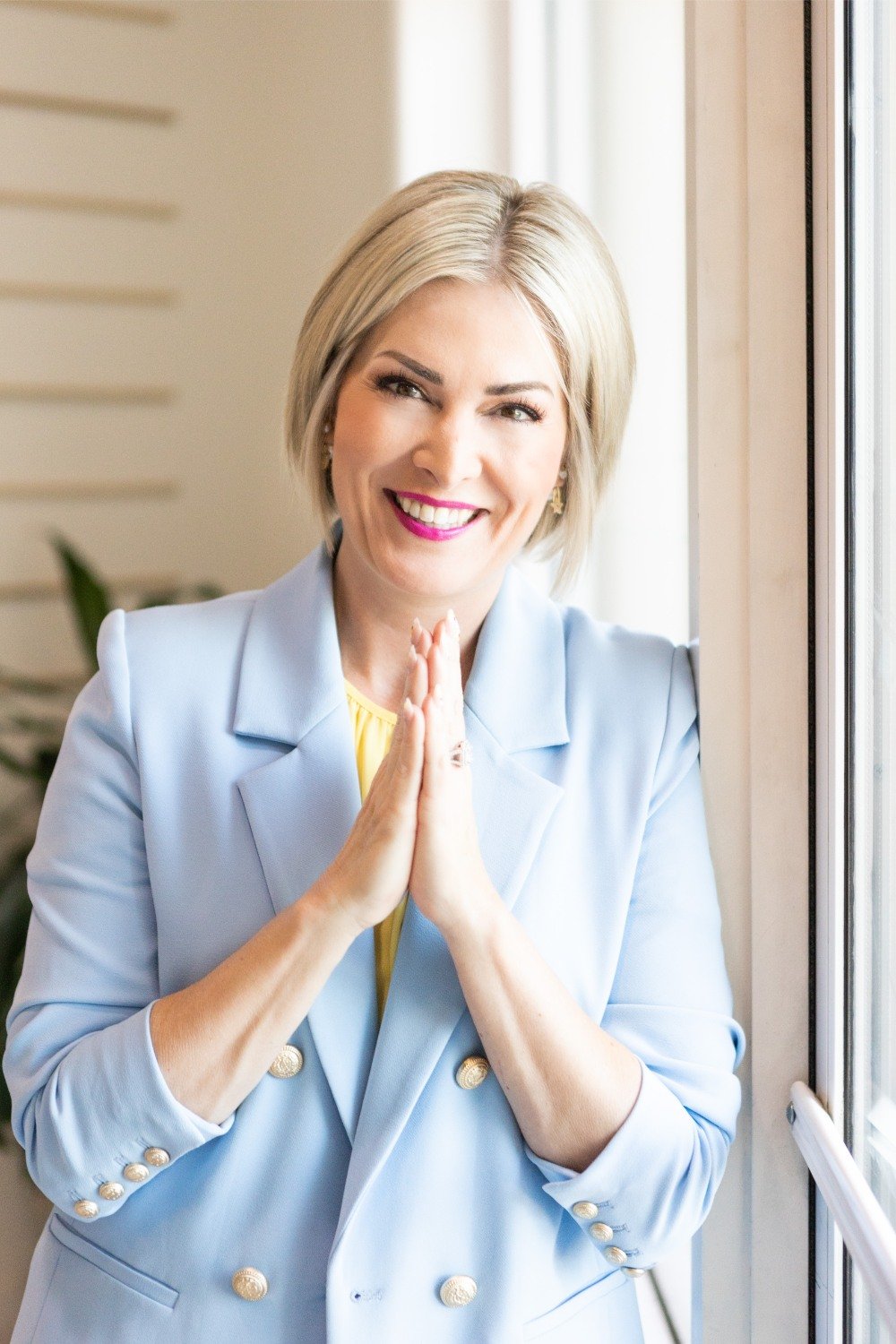 Social media expert to help you build trust with your audience.