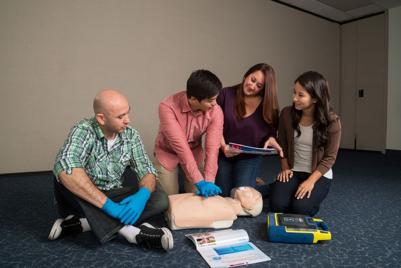 efr class cpr practice - Nautilus adventures.jpeg