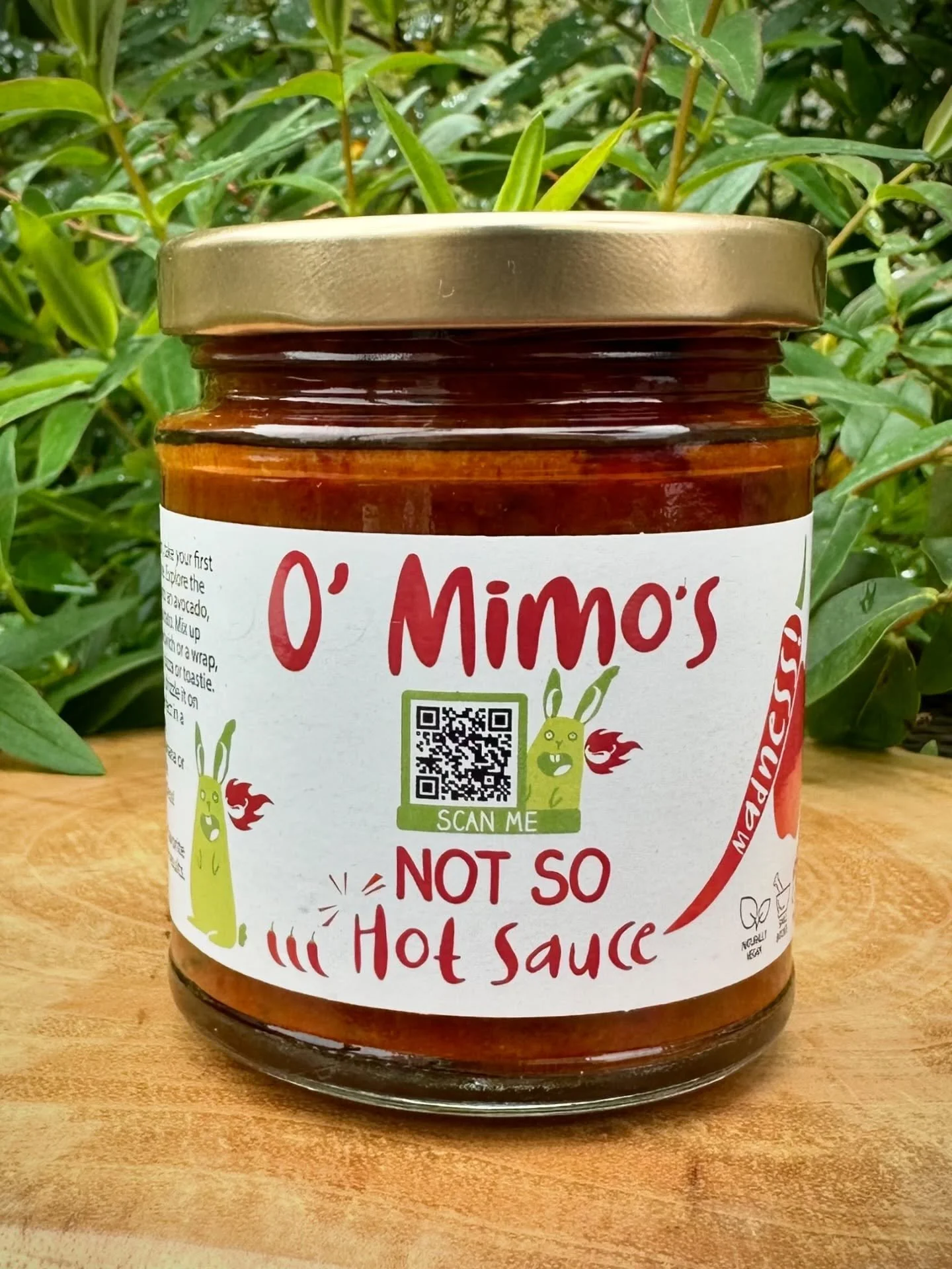🌶️✨ Not all heroes come in blazing hot!
Our Not So Hot Sauce is the perfect everyday kick &mdash; mild enough for the whole family, but still packed with O&rsquo;Mimo&rsquo;s flavour. 💛
Dip it, drizzle it, or stir-fry with it&hellip; this bottle do