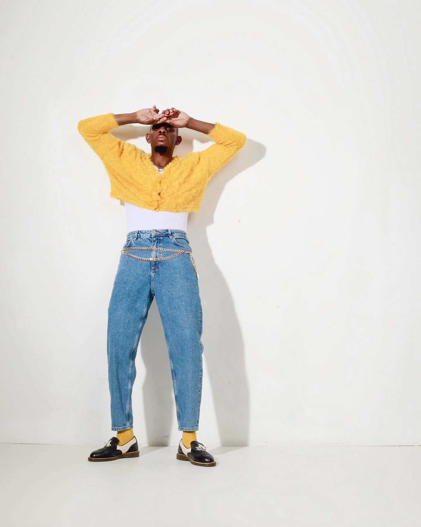 Yellow might be my color 🌼🟡🟨
&bull;
&bull;
#style #shoot #editorial #lookbook #simple