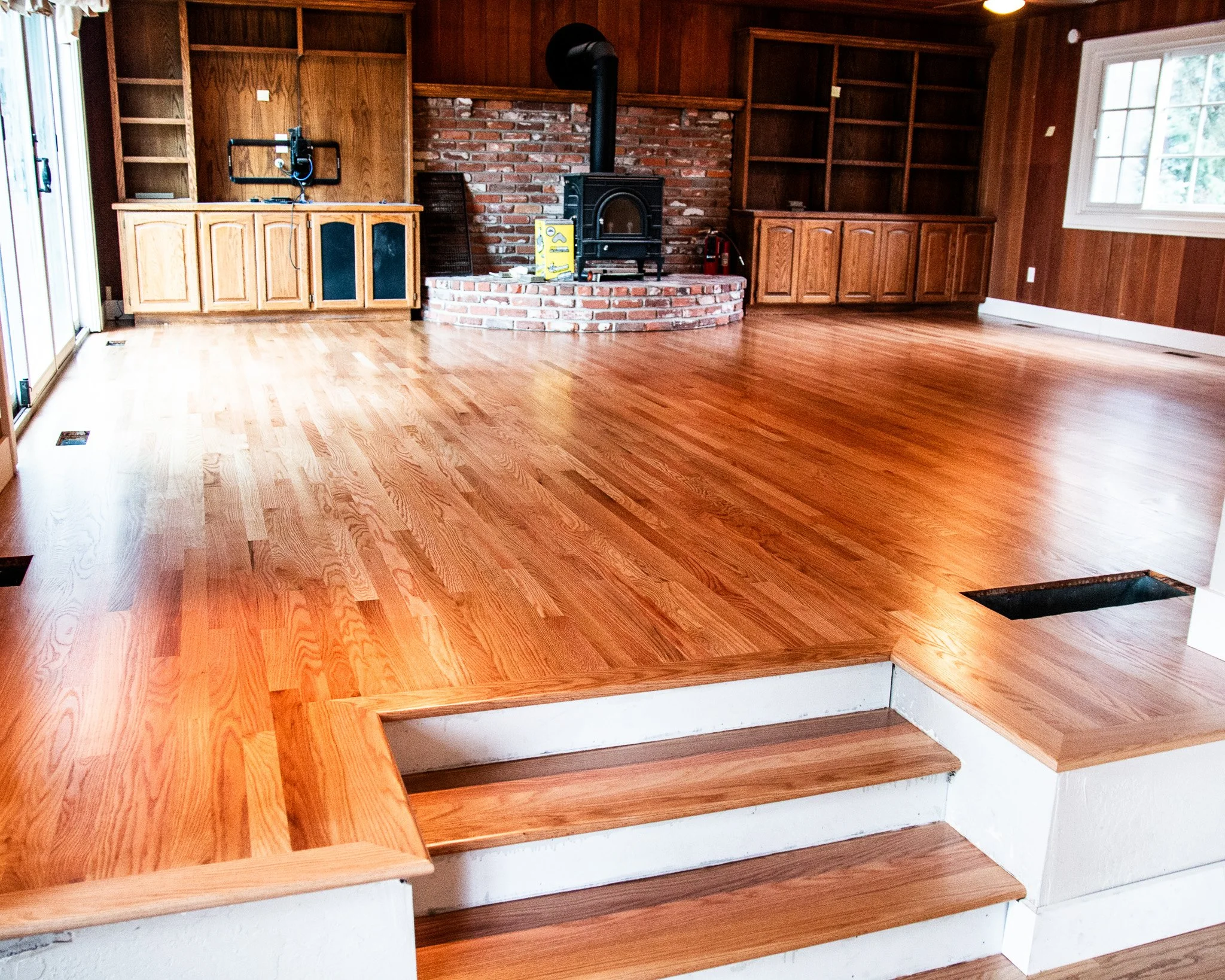 Red Oak Hardwood floor refinish and install in Coeurdalene, Idaho and Spokane Washington 