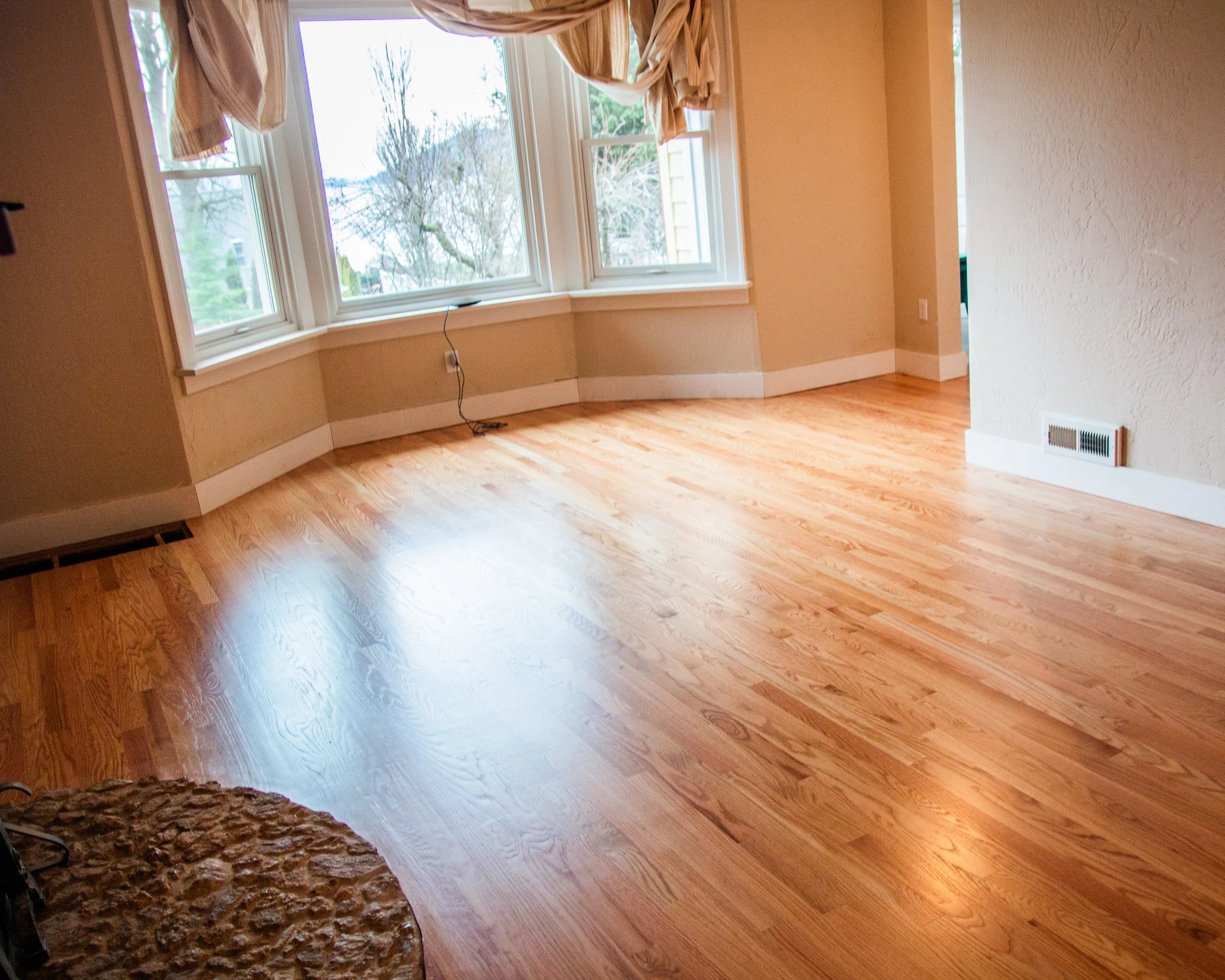Red Oak Hardwood floor refinish and install in Coeurdalene, Idaho and Spokane Washington 