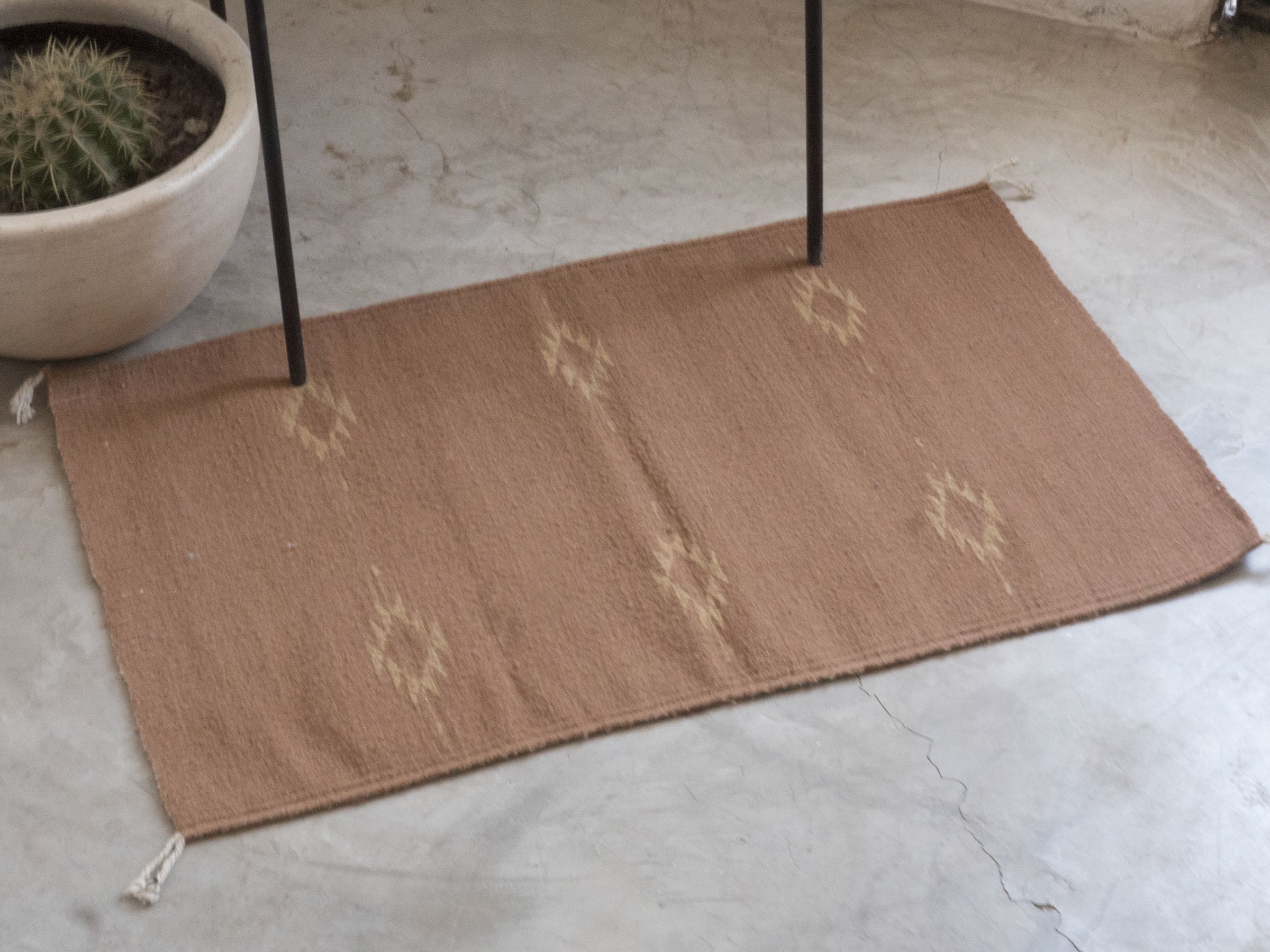 Terracotta Oaxacan Rug
$25.00
Terracotta Oaxacan Rug - 2 x 3 feet