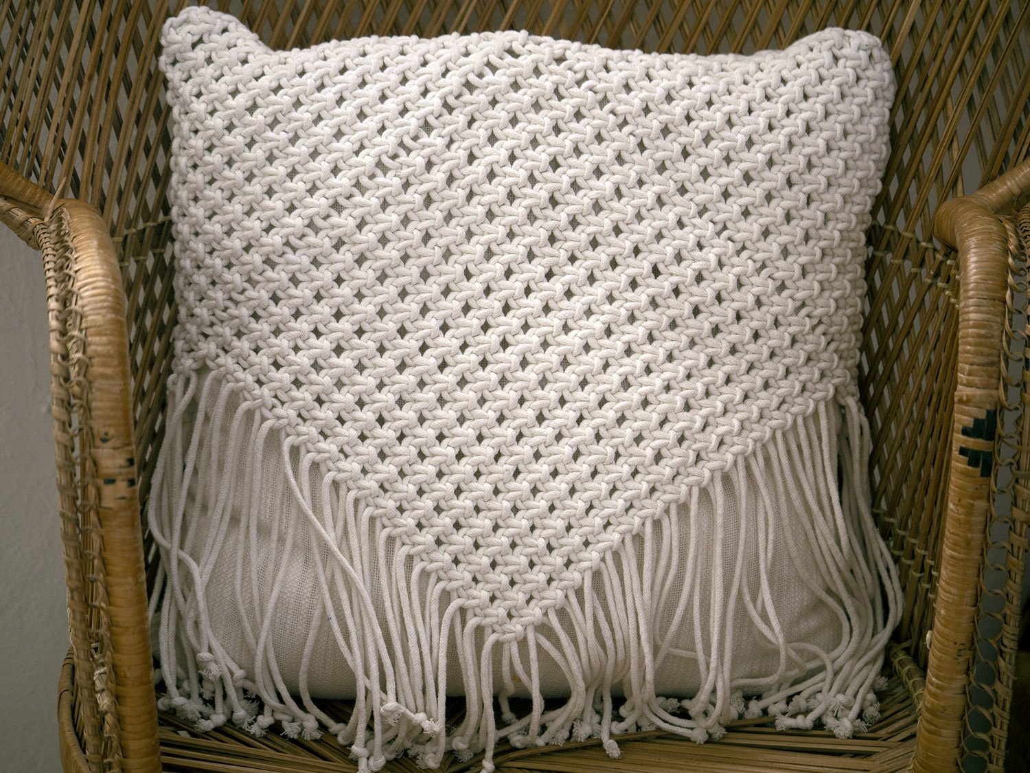 White Macrame Pillow
$10.00
