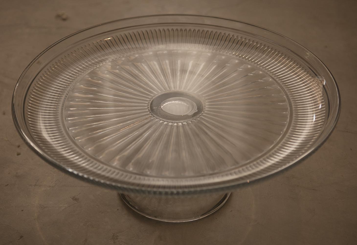 Glass Cake Stand (1)
$10.00