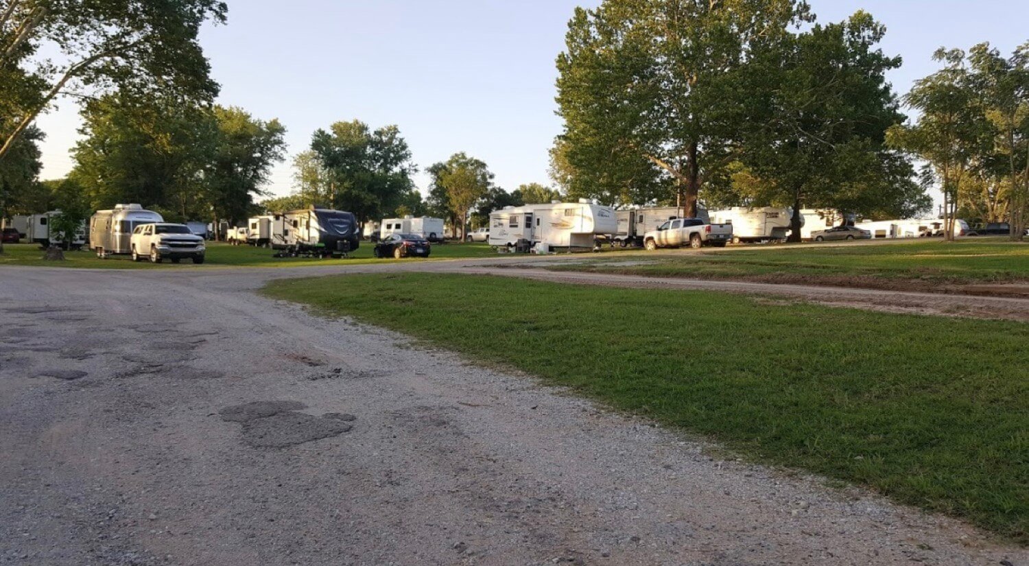 shanee-ok-rv-park-wide-shot-lot.jpeg