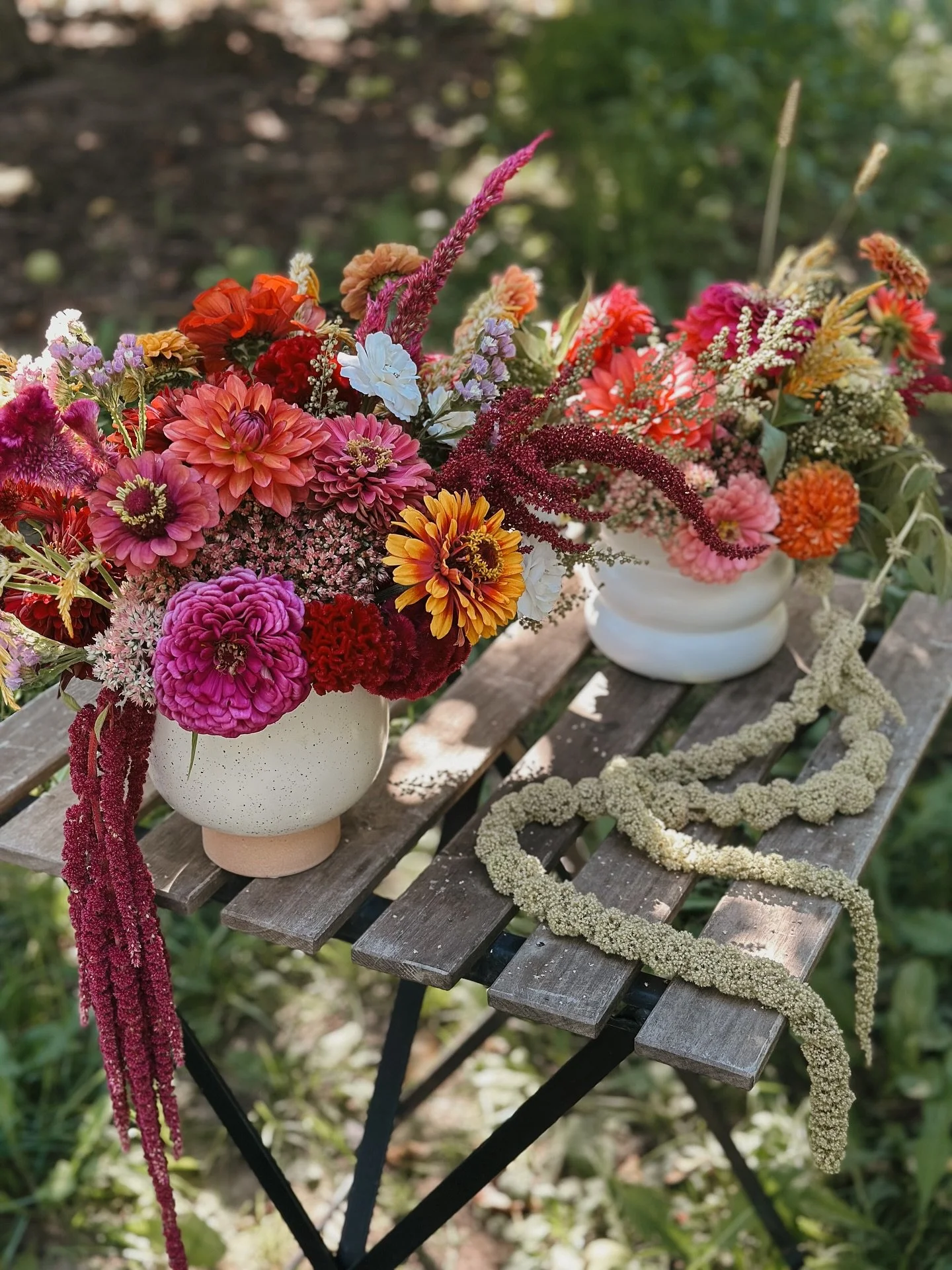 From the Secret Garden to the Veterans Stand at the American Legion &mdash; every stem in these beautiful arrangements was hand-harvested with love and care this morning by @daisiandcompany 💐 

It was truly magical to watch Ry&rsquo;s natural talent
