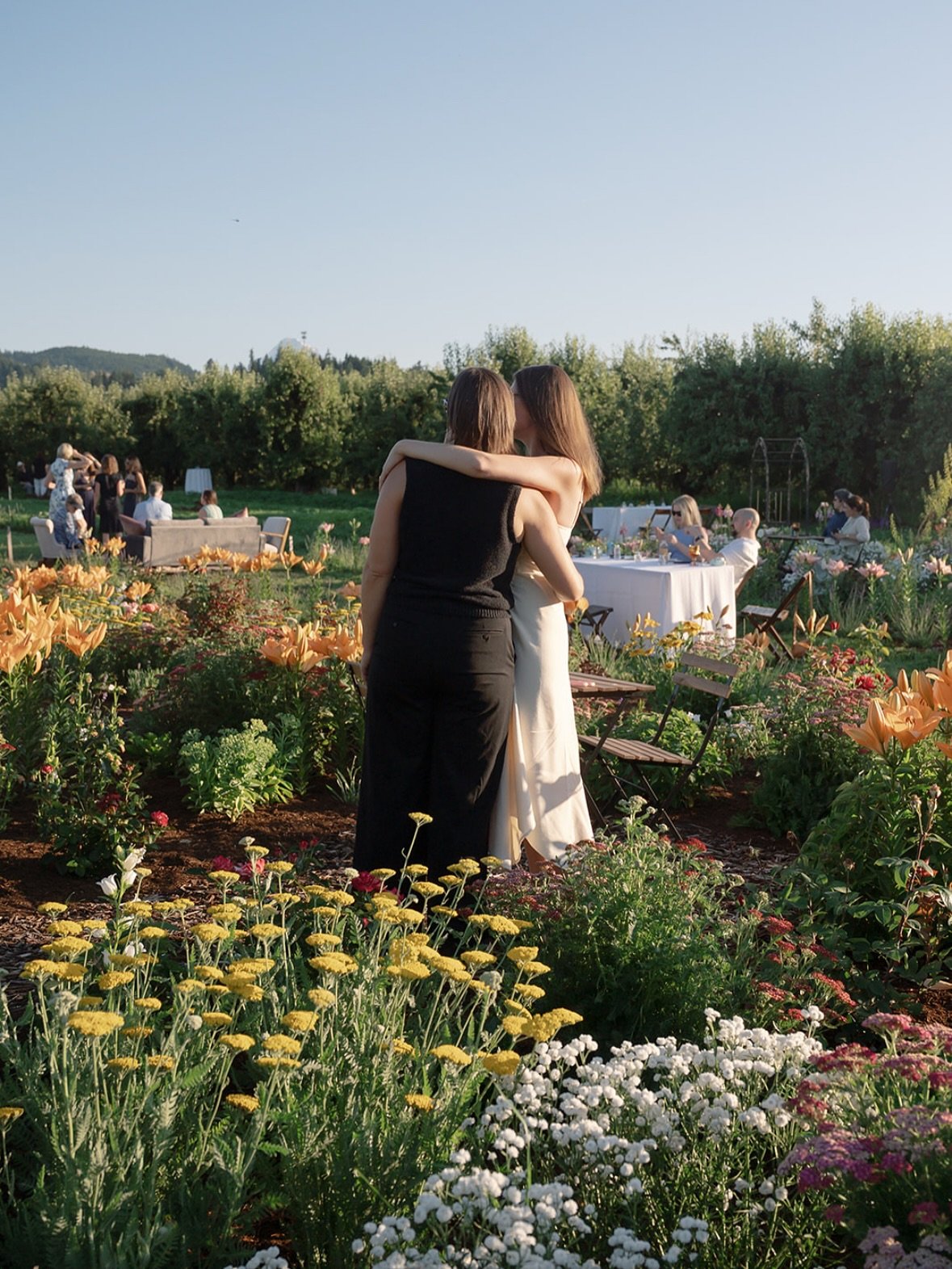 The night before H &amp; T&rsquo;s special day was straight out of a garden party dream 🌸🌻✨

An evening in the Secret Garden with their favorite people, picking flowers for bud vases that became centerpieces the next day. Such a sweet way to kick o