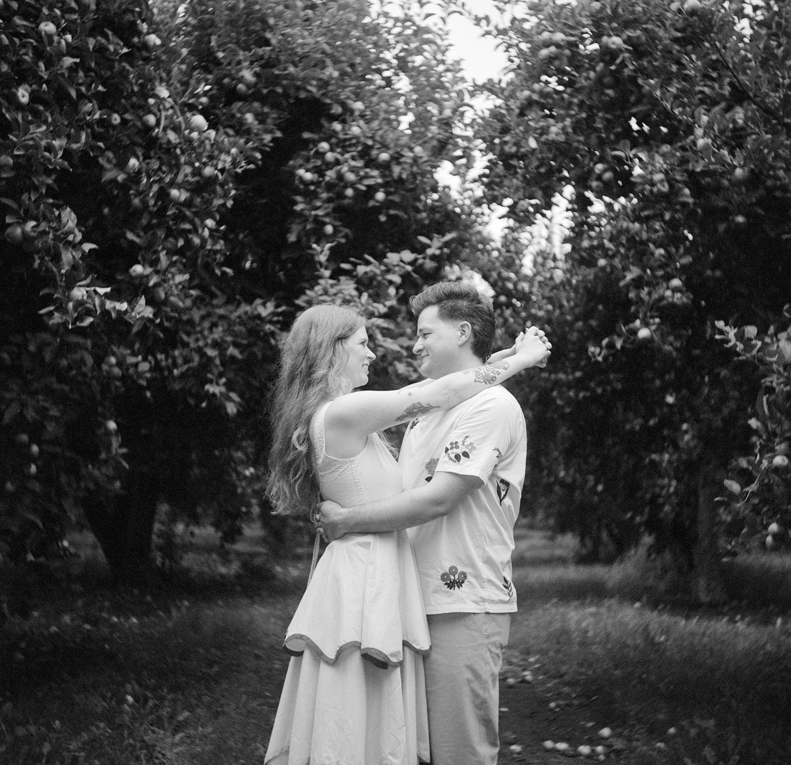 2026-ace-photography-crag-rat-hut-hood-river-wedding-rehearsal-dinner-film-34-bw.jpg