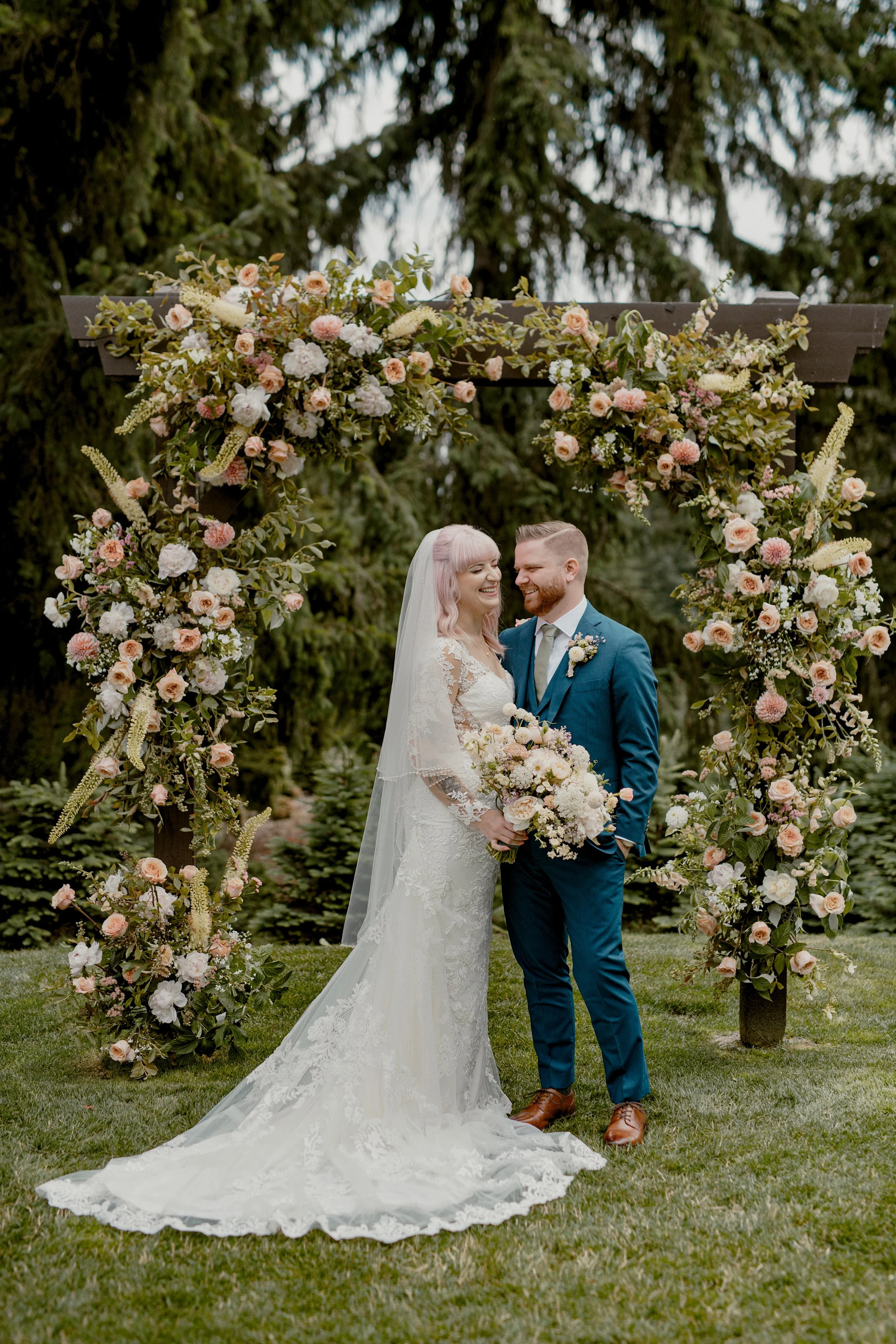 Maddie-Mike-First-Look-Ready-Carly-Bish-Photography-87.jpg