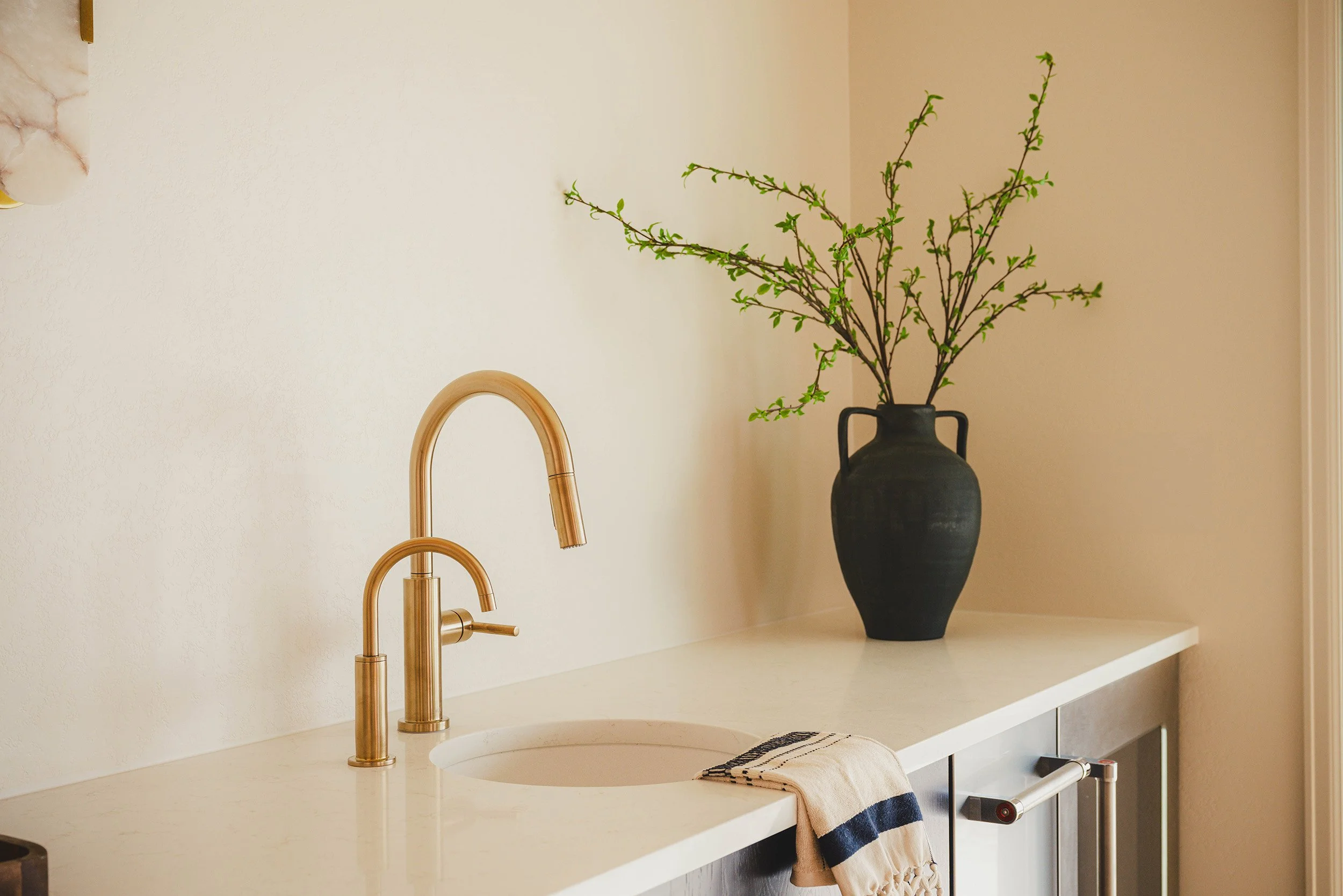 terrazzo-timber-dining-room-bar-quartz-gold-fixtures-stone-pendant.jpg