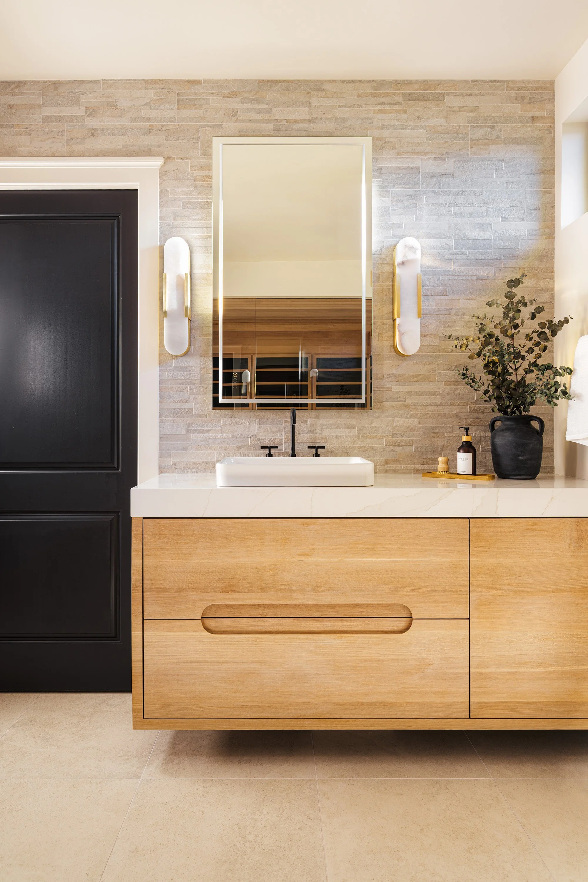 Shore-Pine-Bathroom-002.jpg