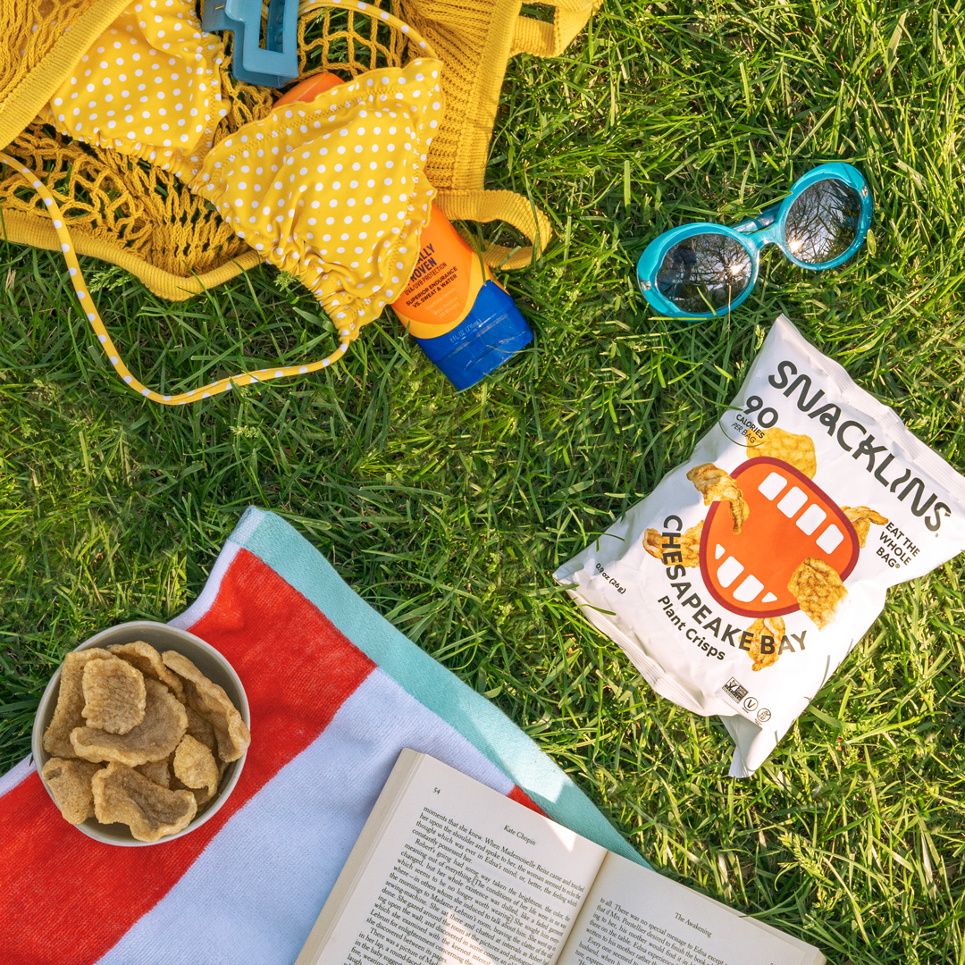 Warmer weather means more chill time with your BFF... SNACKLINS 😎