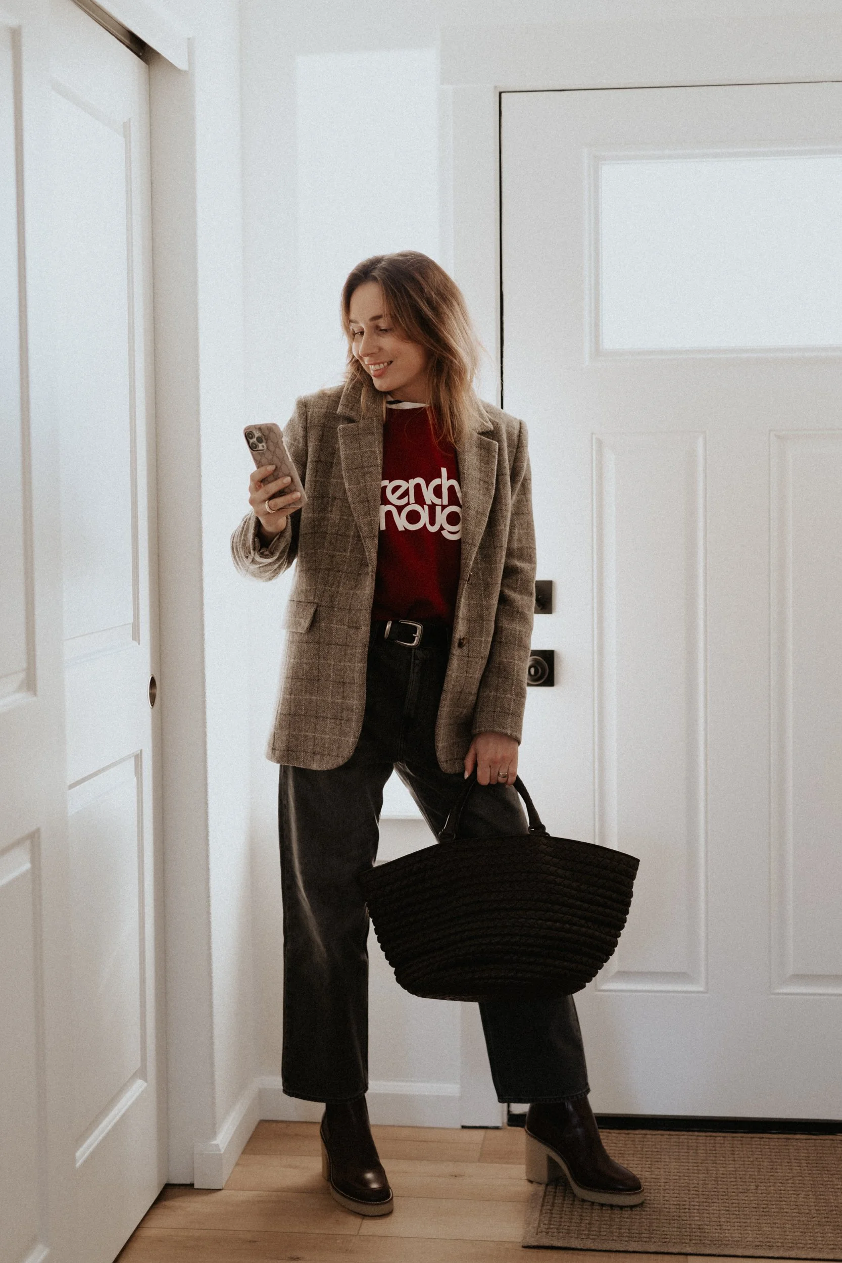 red sweatshirt burgundy boots bottega veneta  fondant color