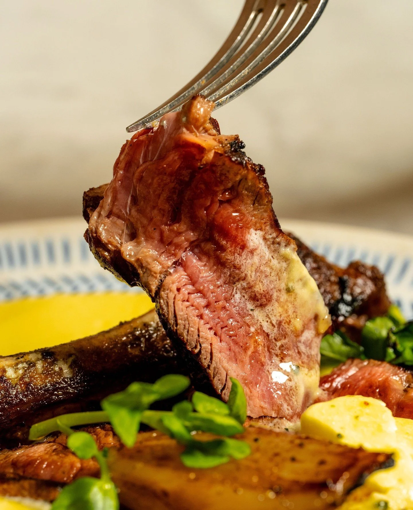 Wood-grilled sirloin, anchovy &amp; tarragon butter, and red wine jus 🥩⁠
⁠
Explore our spring menu and book today by visiting the link in bio.⁠
⁠
#OsteriaOggi #Adelaide #Australia #Lunch #Dinner