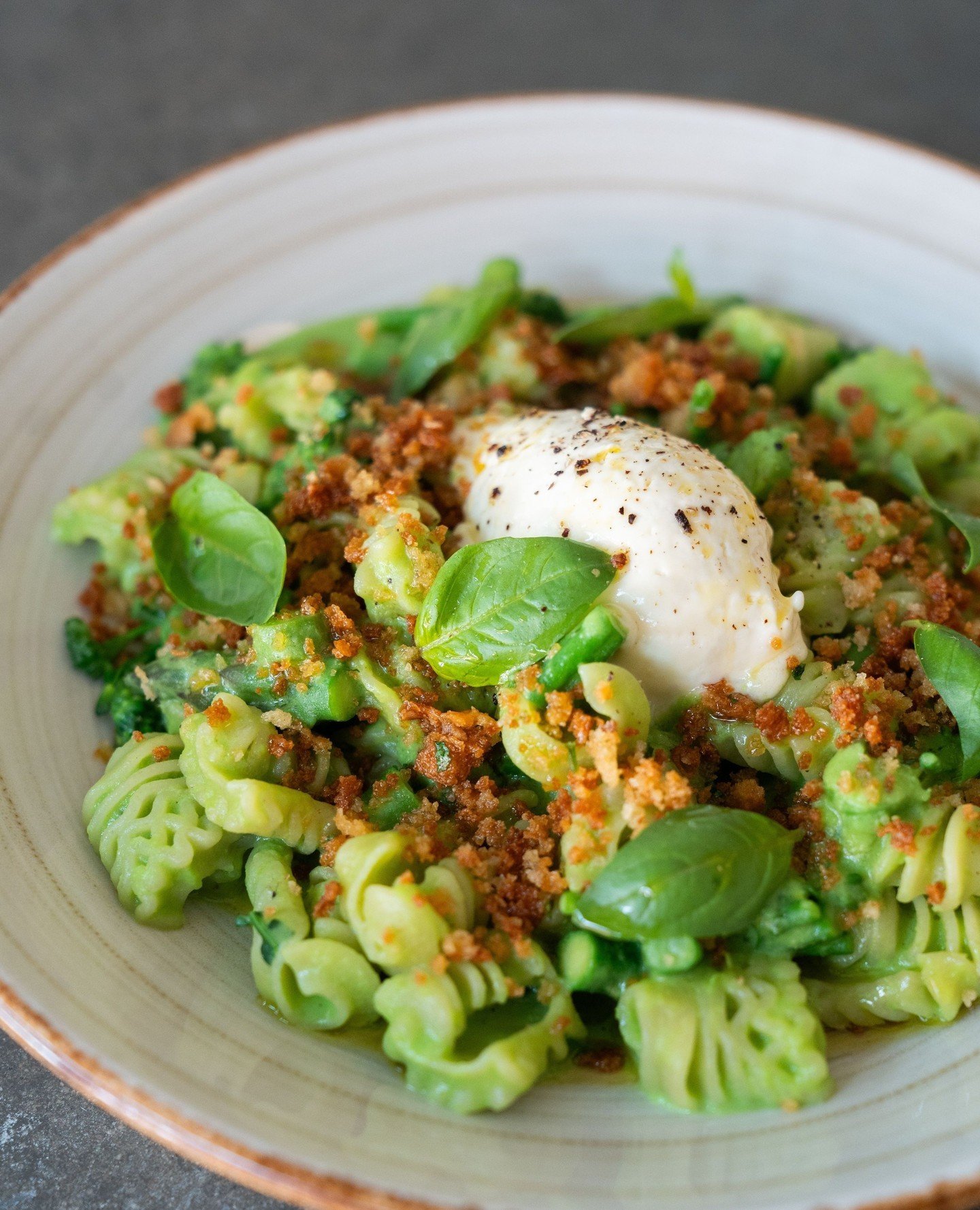 Our chef's summer specials are designed to celebrate the season's freshest produce.⁠
⁠
Raddiatori, pea pur&eacute;e, asparagus, broccolini, horseradish mascarpone,⁠ pangrattato &amp; basil 🌱⁠
⁠
#OsteriaOggi #Pasta #Summer #Raddiatori