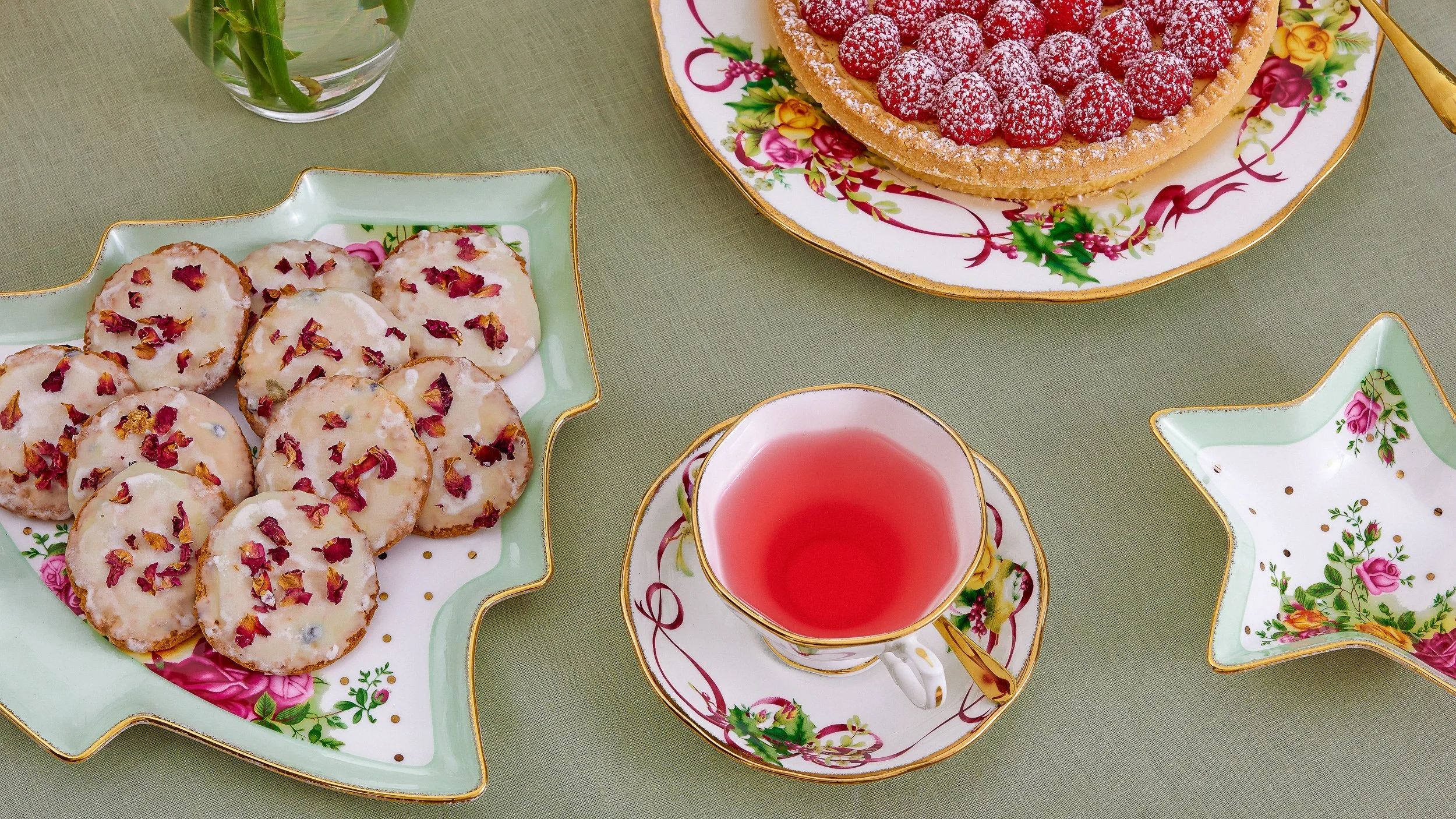 Royal Albert. Table setting with tea set and confectionaries