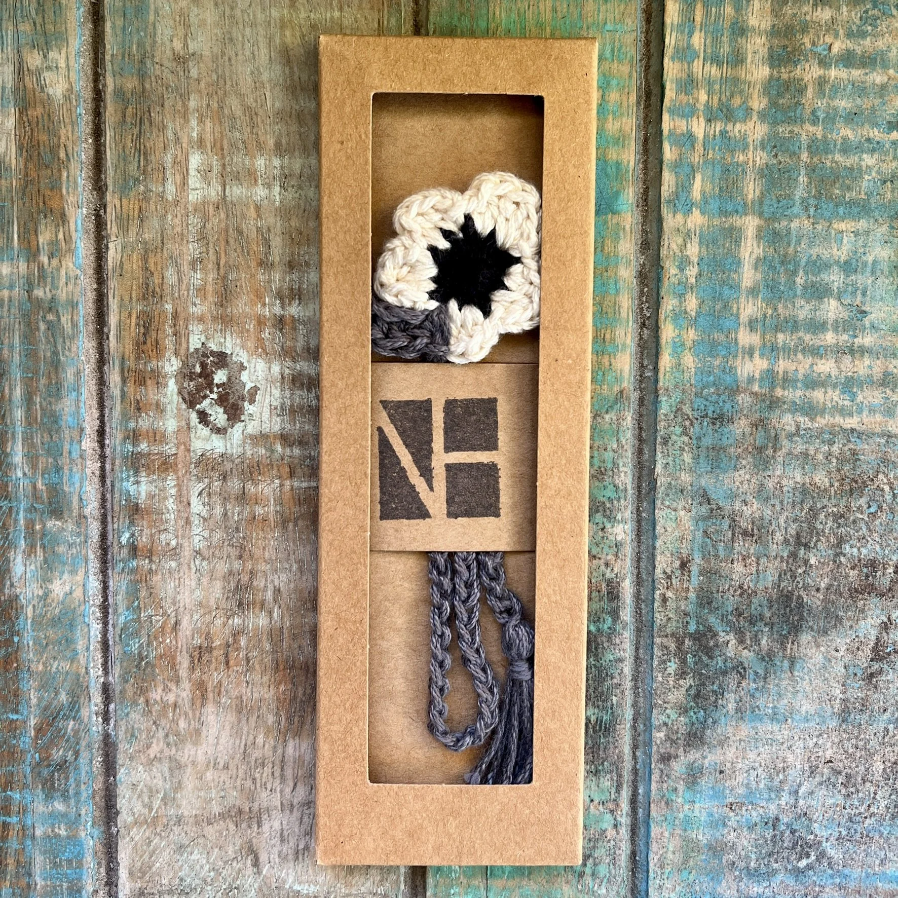 Crochet Flower Bookmark  (Frankie)