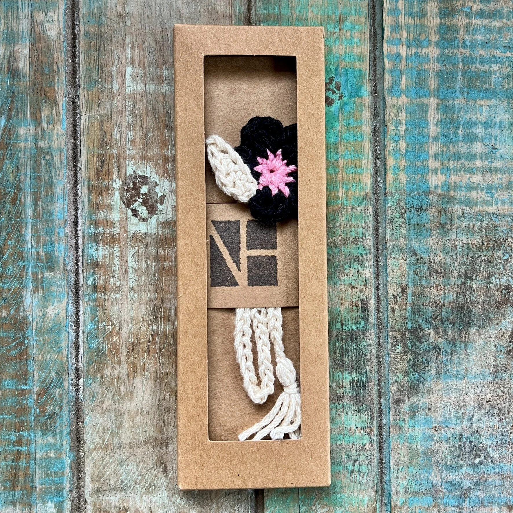 Crochet Flower Bookmark  (Cora)