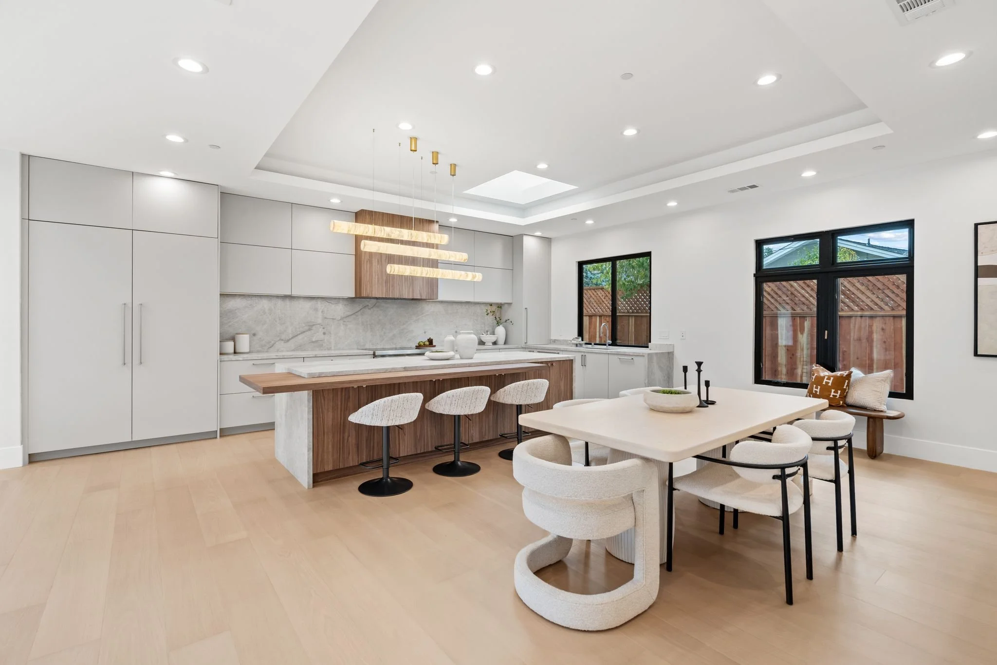 12 Kitchen Dining.jpg