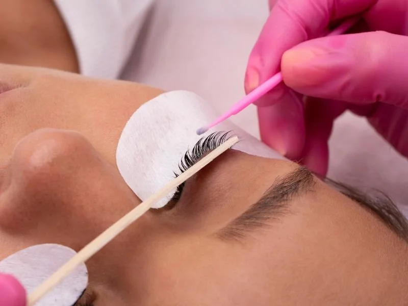 Pasang eyelash terdekat