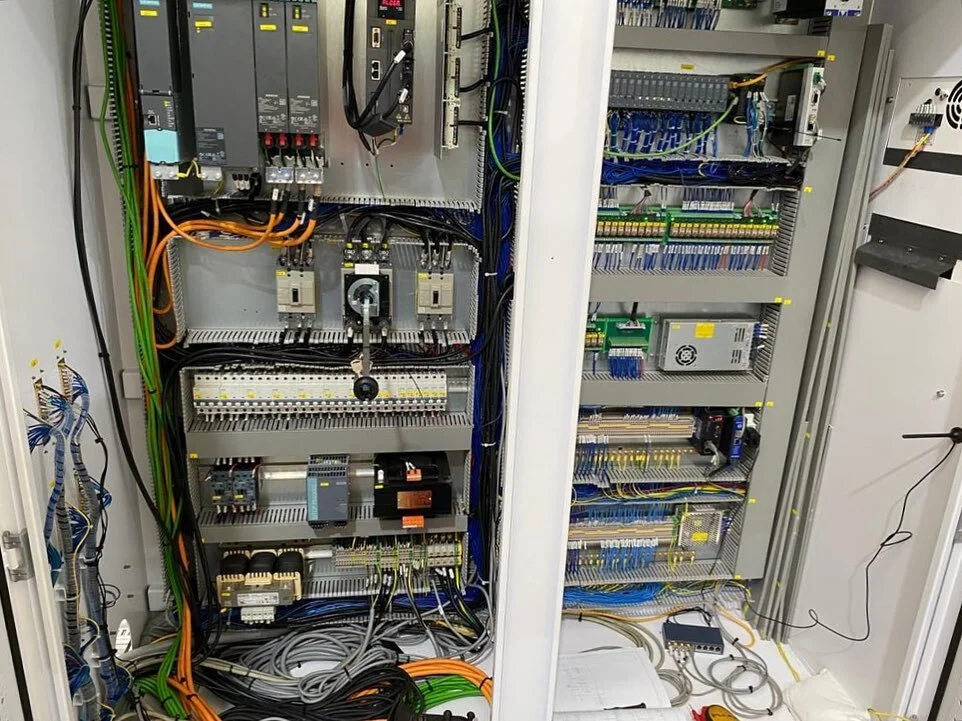 The part I love- powering up and debugging. It&rsquo;s not work when you enjoy what you do for a living&hellip;.

#nextgenmachinery #sheetmetalmachinery #fiberlaser #tubelaser #cncpressbrake #tooling #softwaresolutions #fabricationmachinery #engineer