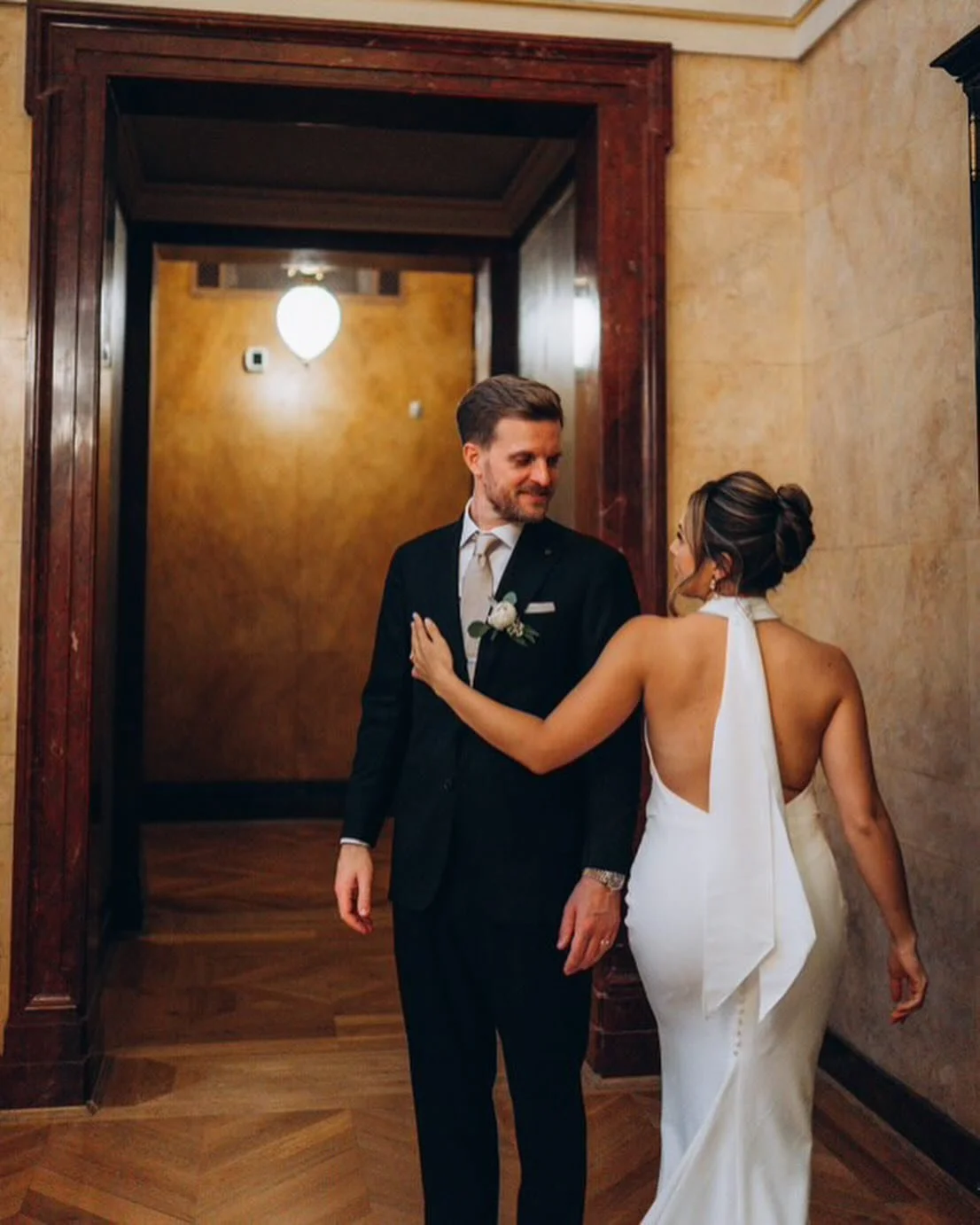 C O N G R A T U L A T I O N S ! 

Gratulerer s&aring; mye til v&aring;r nydelige brud @moncassandra 🔥

Hun valgte en r&aring;fin halterneck kjole og vi bare elsker den!🙌

Love love love 🥂 Takk for at du valgte kjole fra oss🫶

Dress: @cherie_brud 