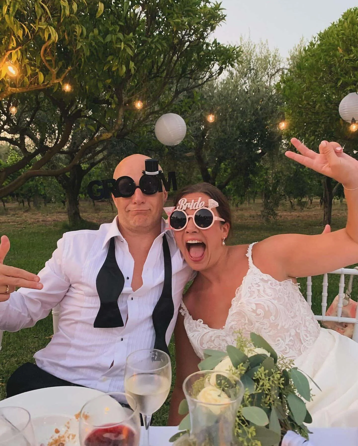 G R A T U L E R E R!

Gratulerer s&aring; mye med overst&aring;tt bryllup, nydelige Andrea! 🥂

Vi elsker utenlandsbryllup, og her kan vi virkelig f&oslash;le den gode viben gjennom bildene! ✨🙌

Tuuusen takk for at du valgte oss, det var en glede &a