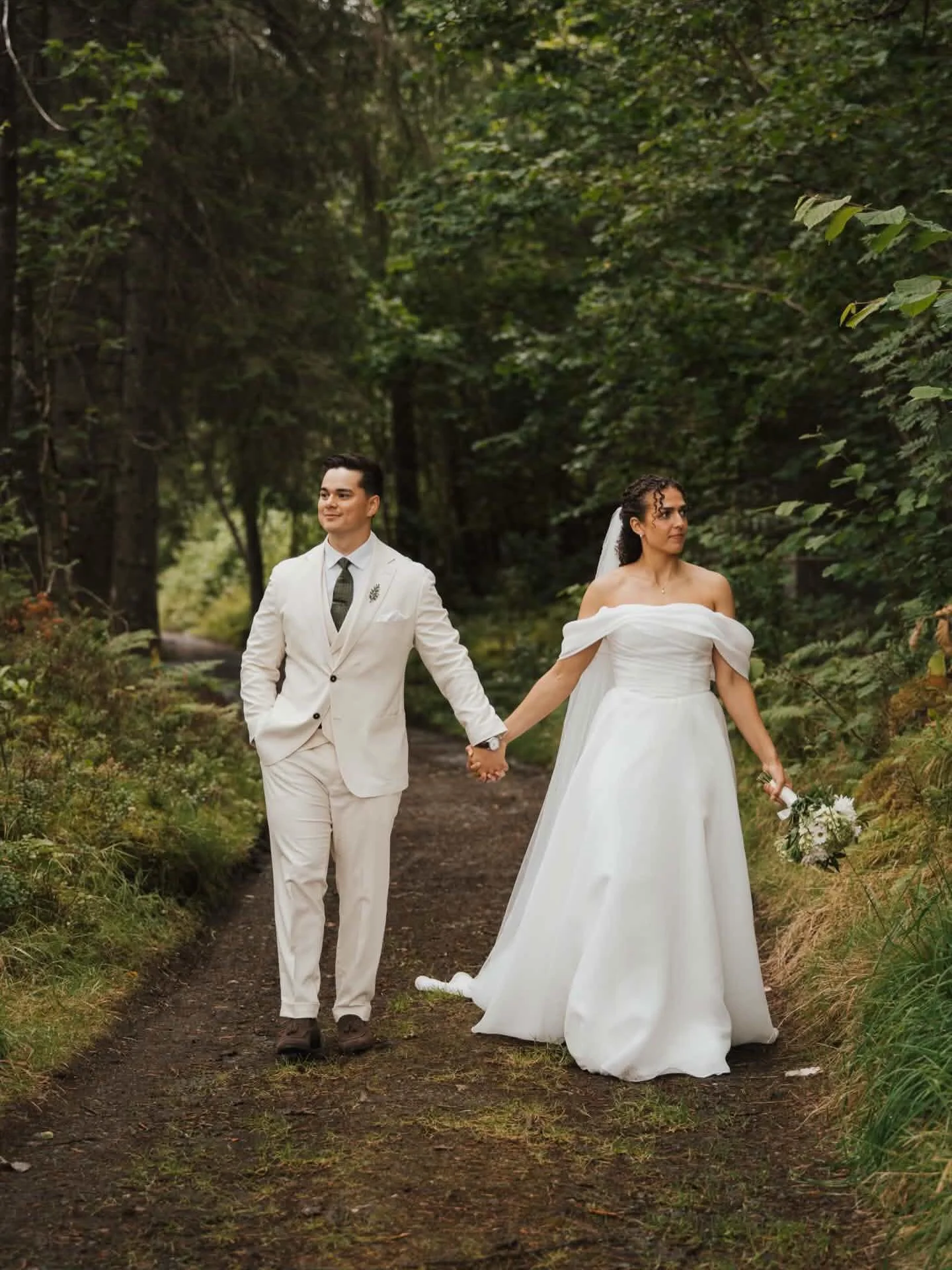 We LOVE love ! ✨

Gratulerer s&aring; mye med overst&aring;tt bryllup! 🫶

For oss p&aring; Ch&eacute;rie Brud handler ikke en brudekjole bare om stoff og detaljer, men om historien som skal skrives i den ✨ 

Tusen takk for at vi fikk ta del i en s&a