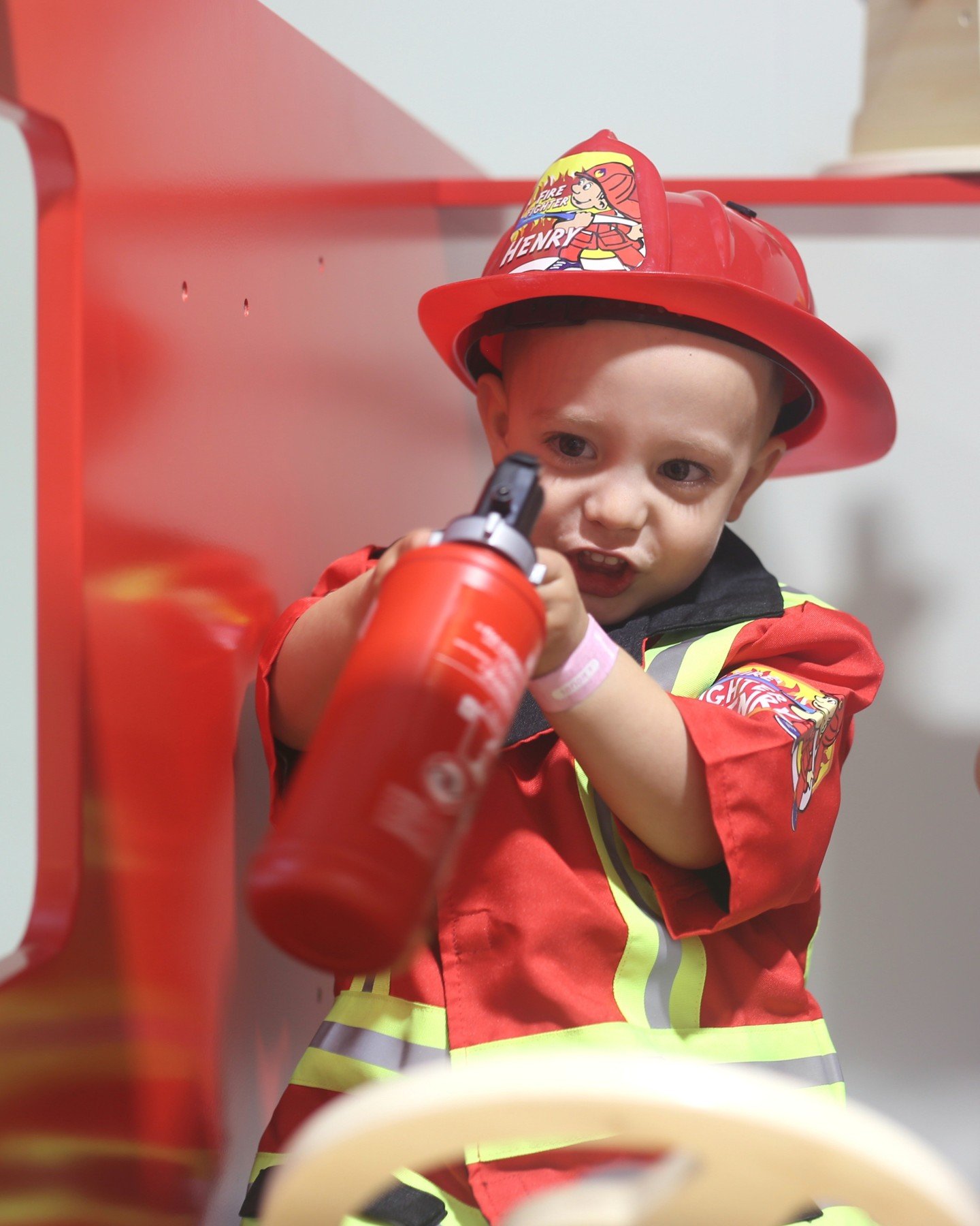 One little explorer. Four big adventures. 💫
🚒 First stop: Firefighter mode &mdash; sirens on, let&rsquo;s hit the road!
🎯 Next up: A ball pit dive &mdash; cannonballs, chaos, and feeling alive!
⛏️ Then it&rsquo;s dig-time in the sand &mdash; shove