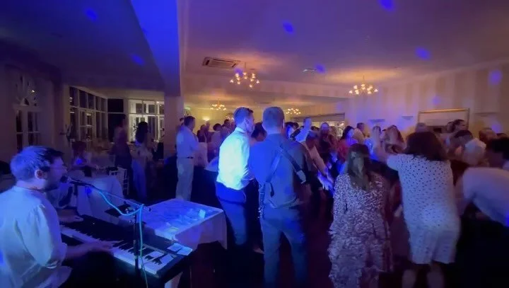 Irish weddings&rsquo; never miss. 🇮🇪🎉
