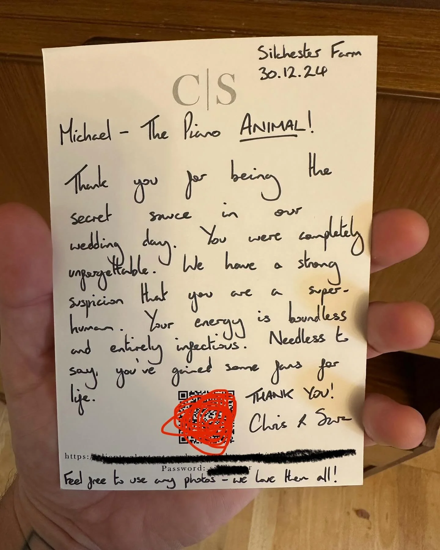 Reposting this beautiful thank you card.
(Qr code and password hidden this time 😬).
Such a beautiful couple, in every way.