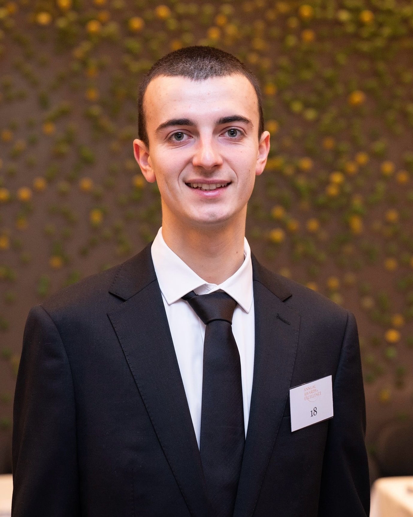 Meet your 2025 Annual Awards of Excellence Service Achievers! 🌟
Filippo Villa, Chef de Rang at @corebyclaresmyth.
Congratulations Filippo on this incredible achievement and well done for all your hard work!
@fillo136 @alainducasseatthedorchester
