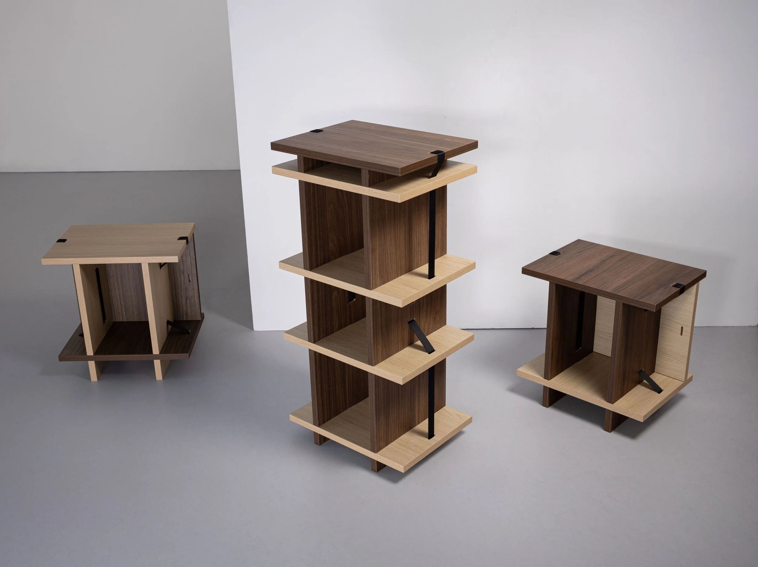 colonne et 2 tabourets noyer et chêne Itération Amandine Capion.jpg