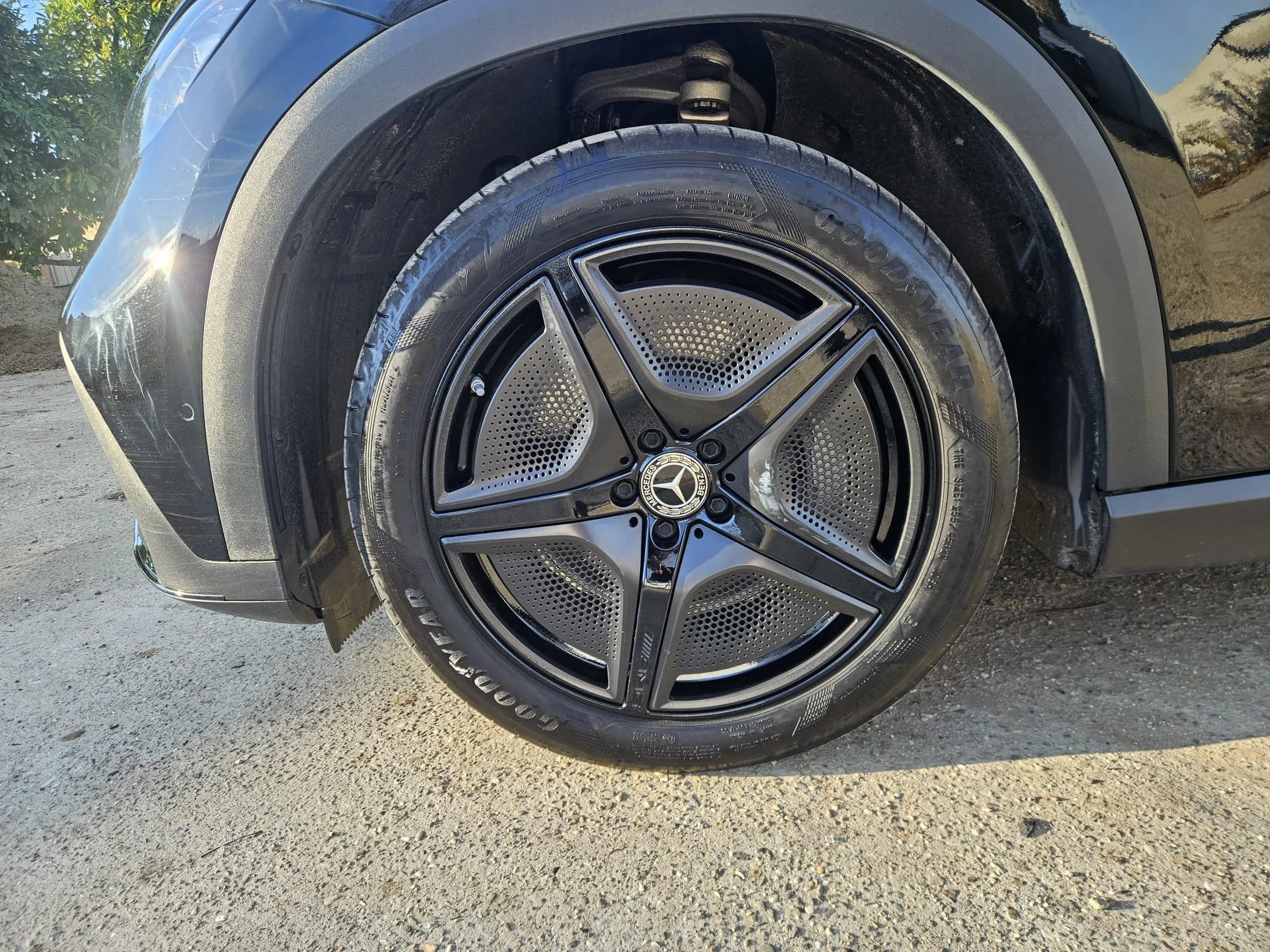 eqe300 zw velg 2.jpeg