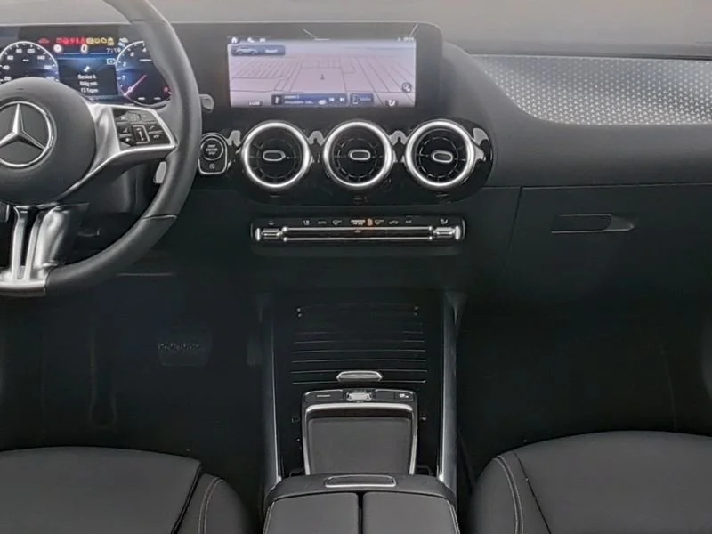 W1N4N8EB8TJ776573_5_INTERIOR.jpg