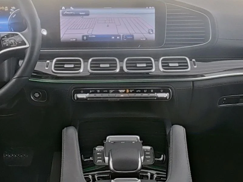 W1NFB0GB7SB453768_5_INTERIOR.jpg