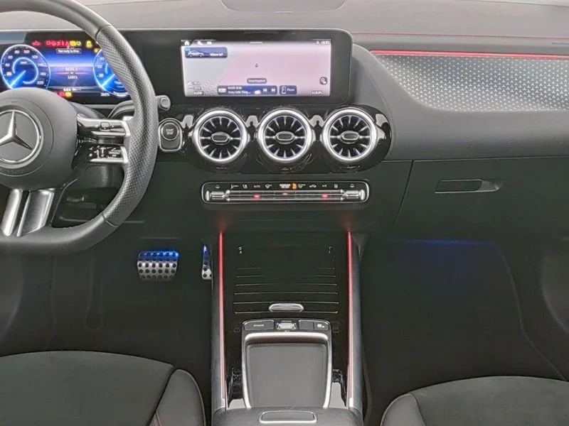 W1N9N0CB4TJ192701_5_INTERIOR.jpg