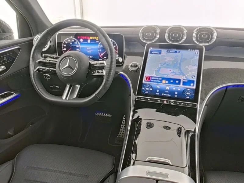 W1NKM5BB8TF488620_6_COCKPIT.jpg