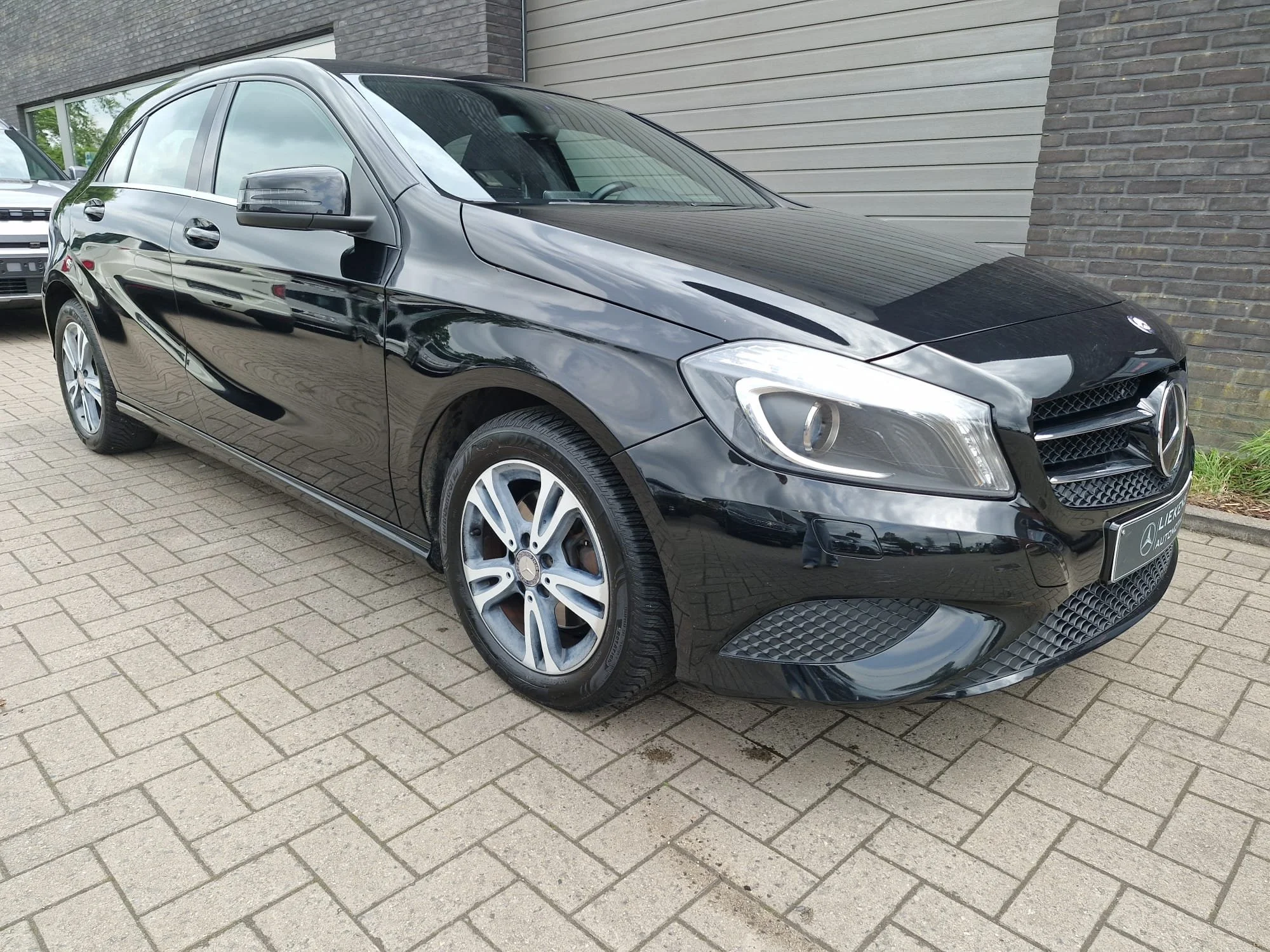 Mercedes-Benz A180